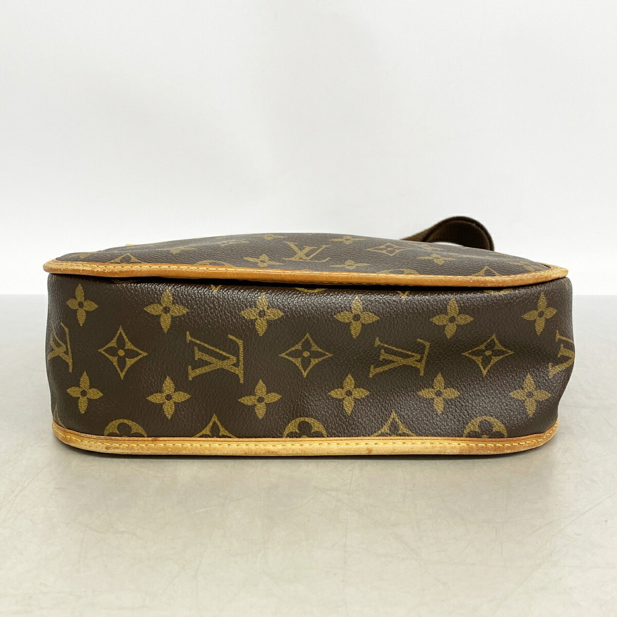 Louis Vuitton Brown Shoulder Bag (Pre-Owned)