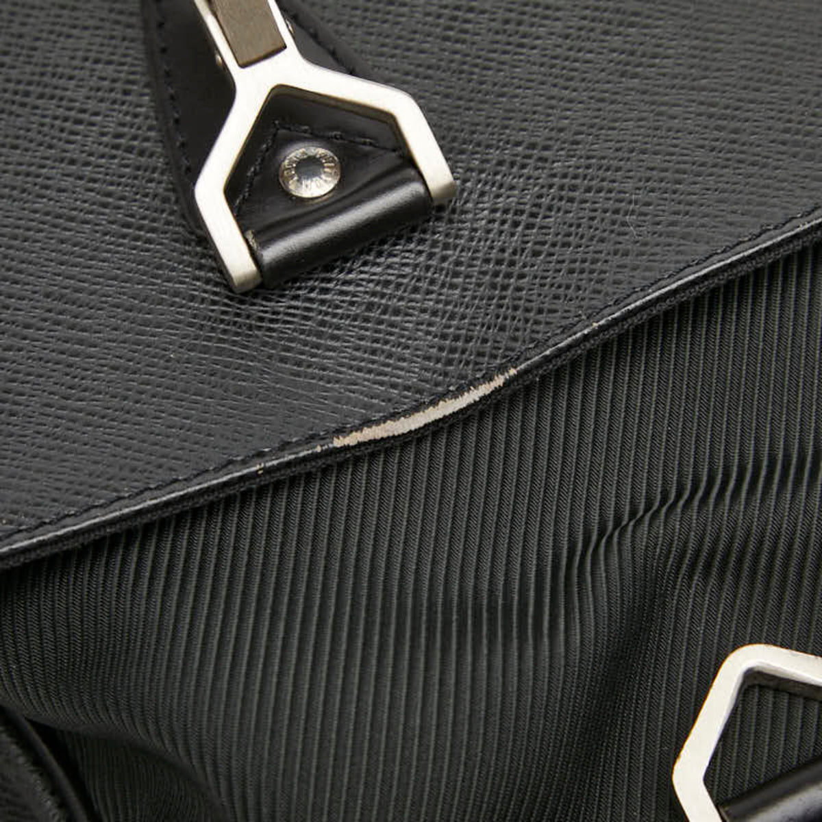 Louis Vuitton Taiga Ardoise Black Leather Nylon Messenger Bag Shoulder Bag (Pre-Owned)