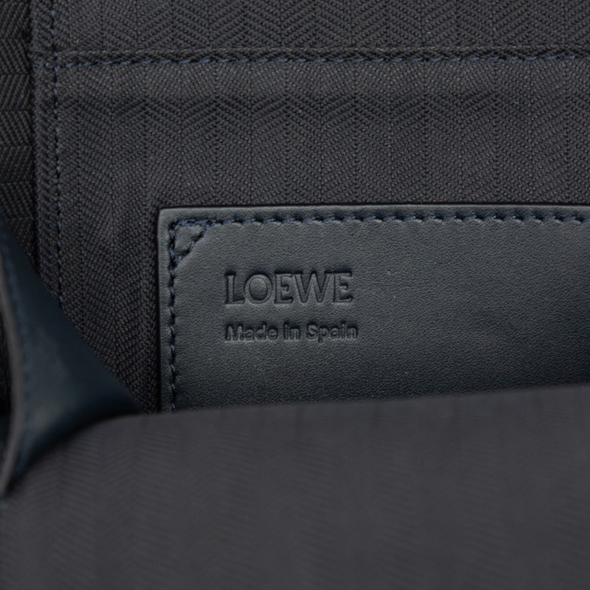 Loewe Navy Leather Shoulder Bag (Pre-Owned)