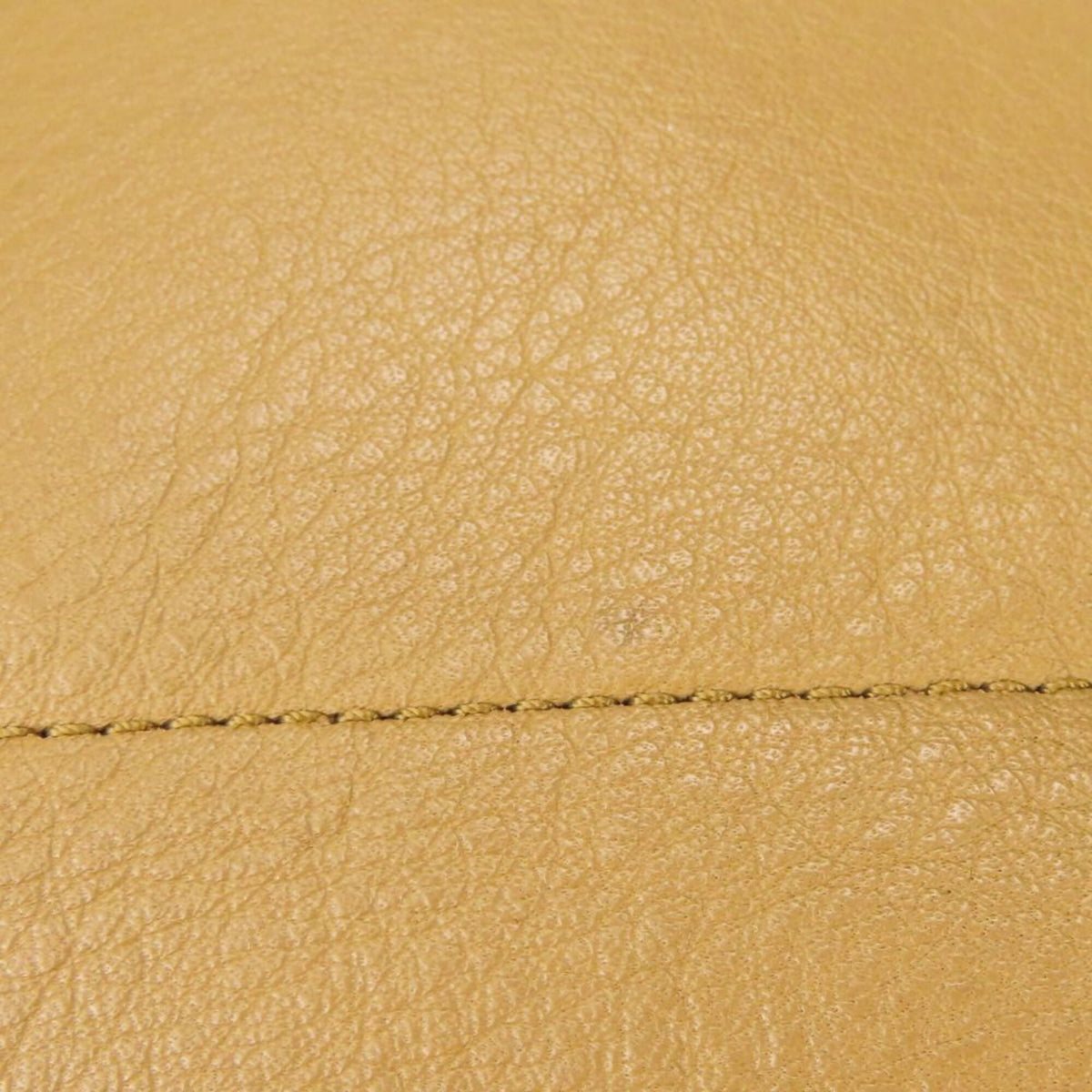 Coach Beige Leather Shoulder Bag (Pre-Owned)