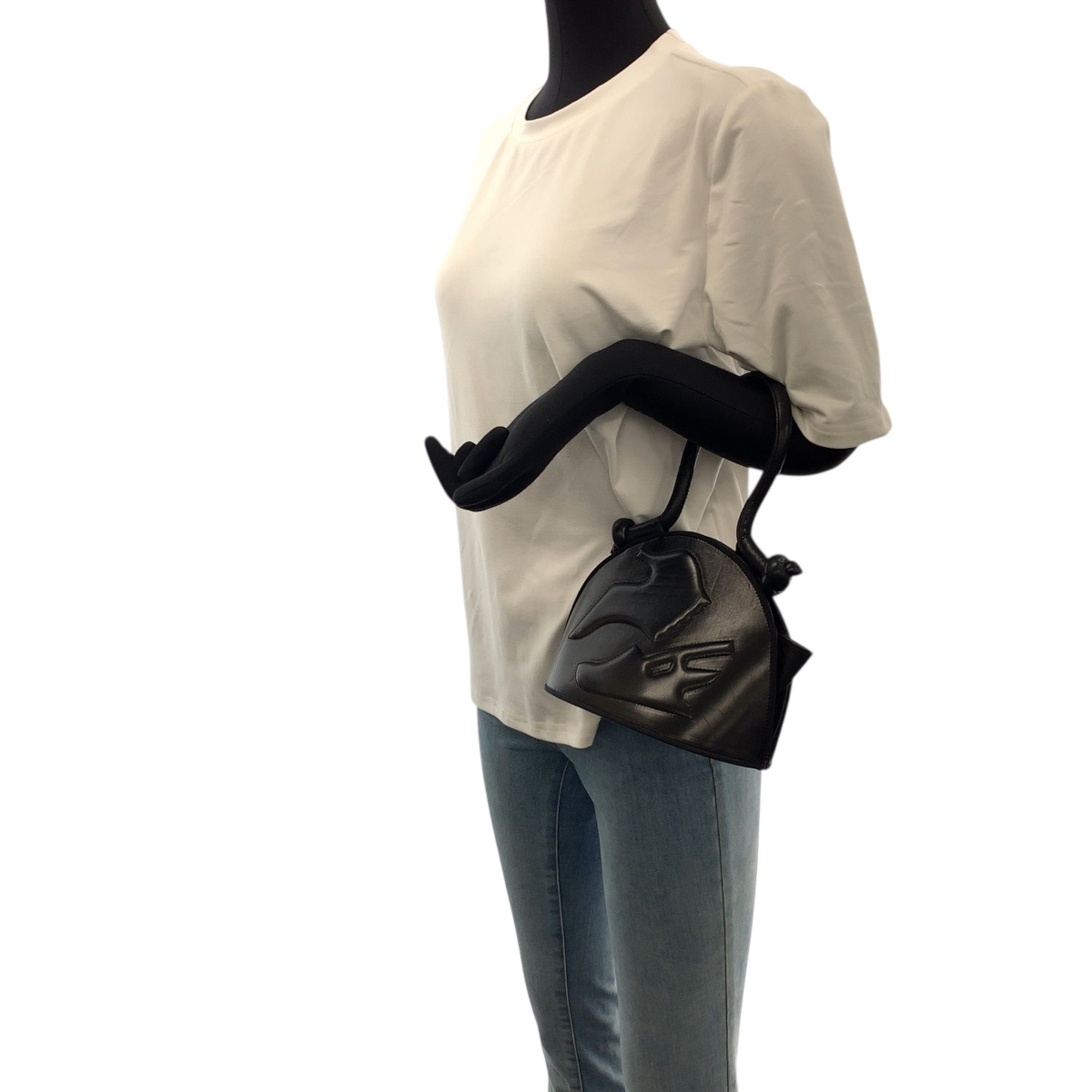 Salvatore Ferragamo Black Leather Handbag (Pre-Owned)