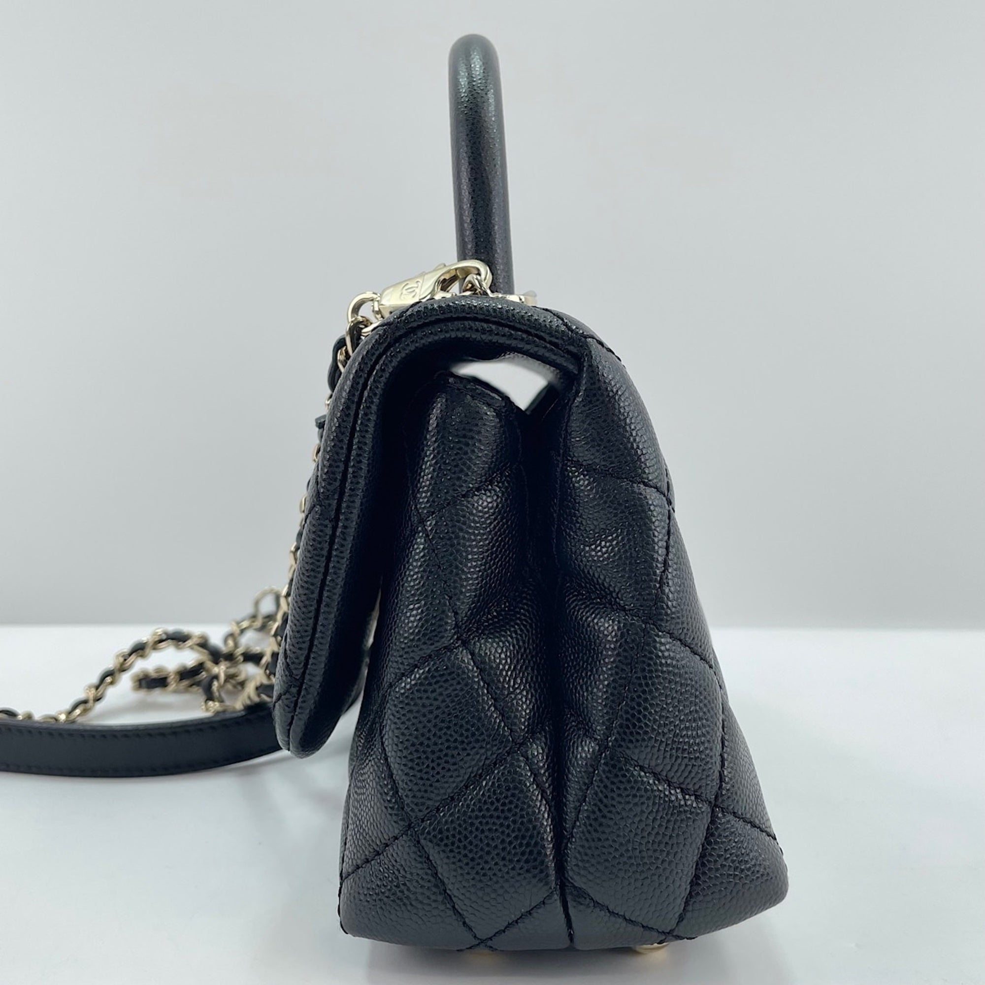 Chanel Black Handbag (Pre-Owned)
