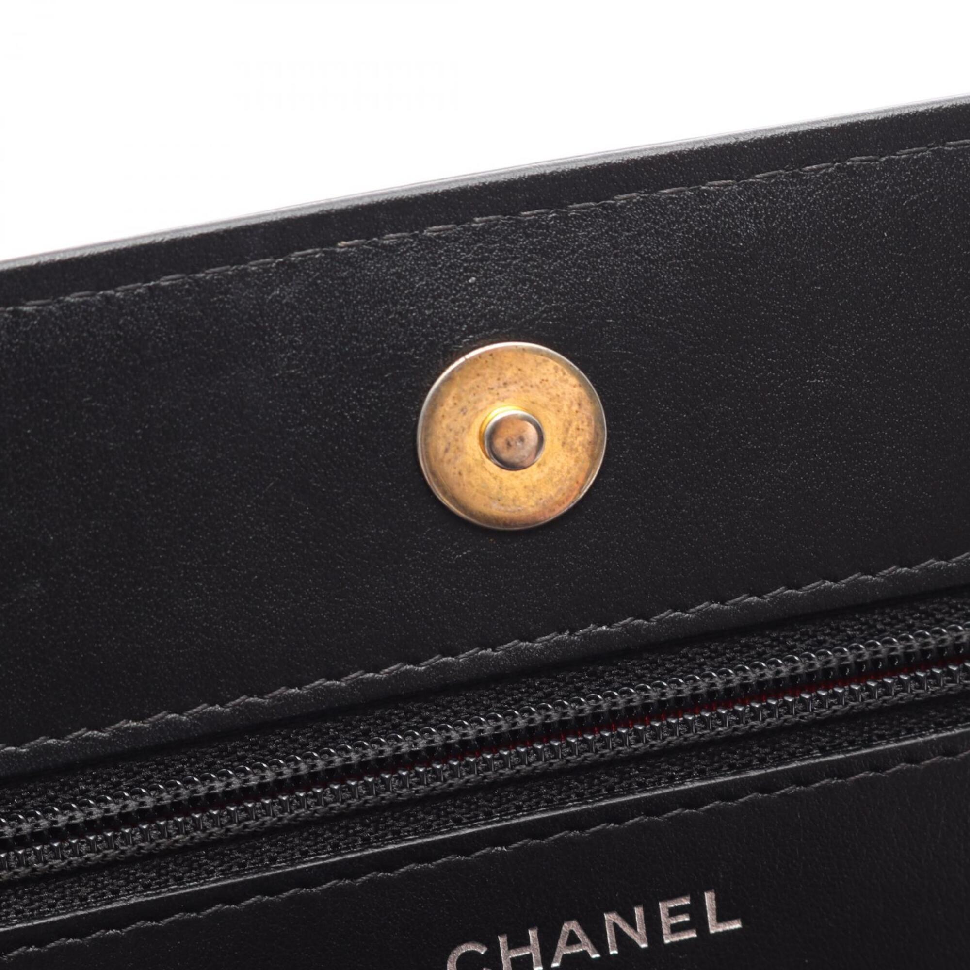 Chanel Black Leather Handbag Shoulder Bag (Pre-Owned)