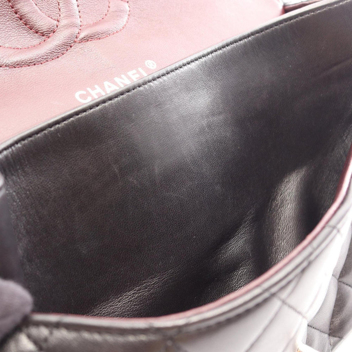 Chanel Black Leather Handbag Shoulder Bag (Pre-Owned)