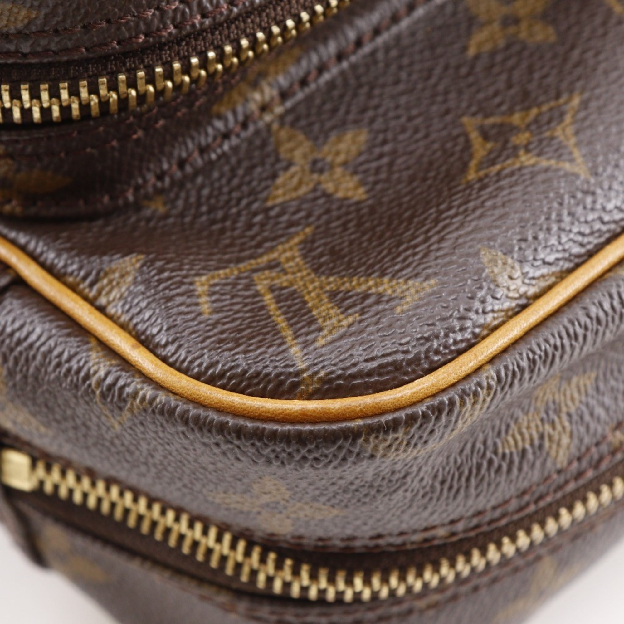 Louis Vuitton Brown Monogram Monogram Shoulder Bag (Pre-Owned)