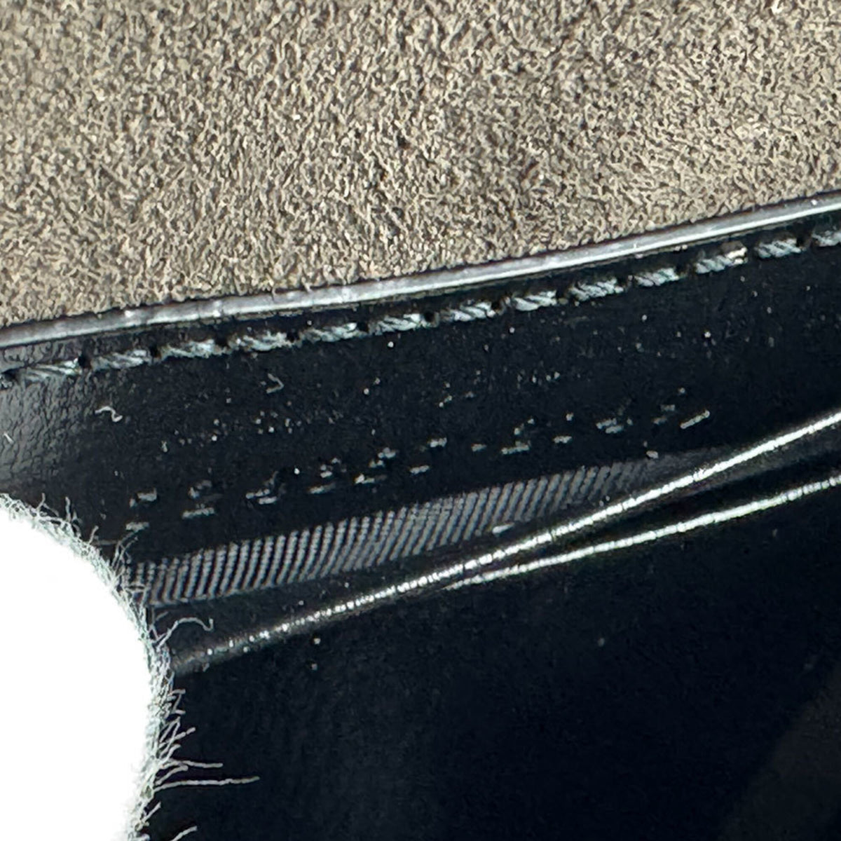 Gucci Black Gg Supreme Pouch Shoulder Bag (Pre-Owned)