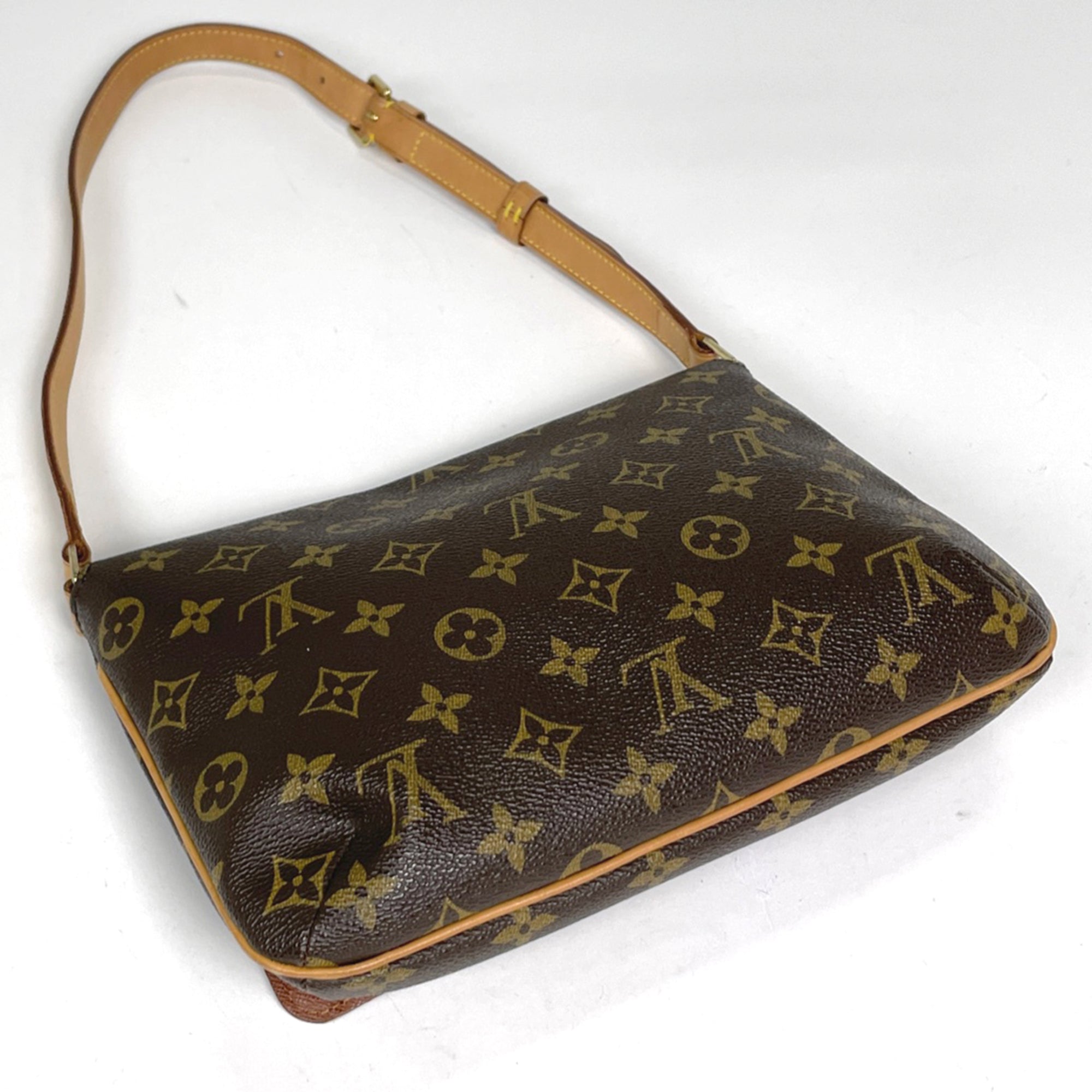 Louis Vuitton Monogram Brown Monogram Shoulder Bag (Pre-Owned)