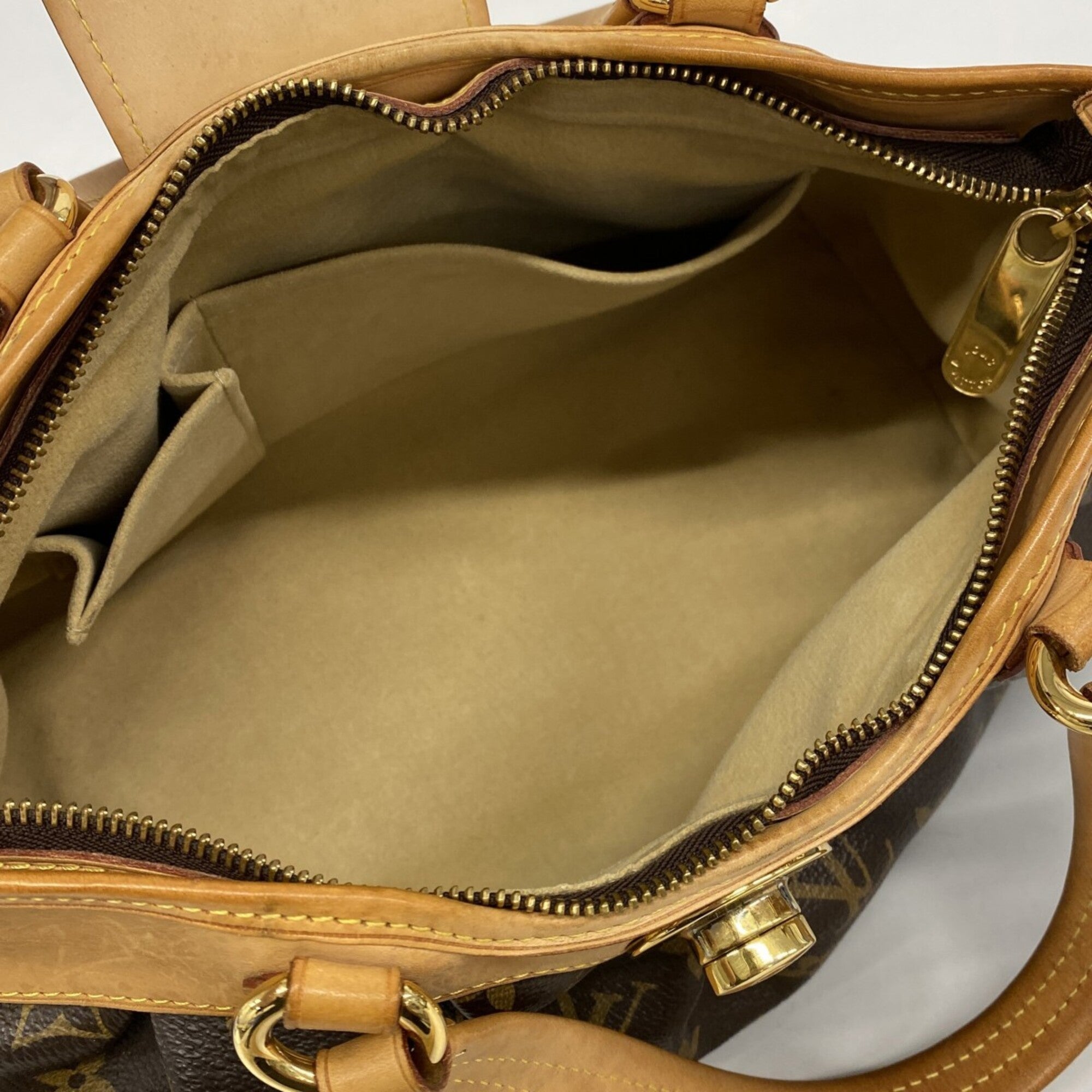 Louis Vuitton Brown Handbag (Pre-Owned)