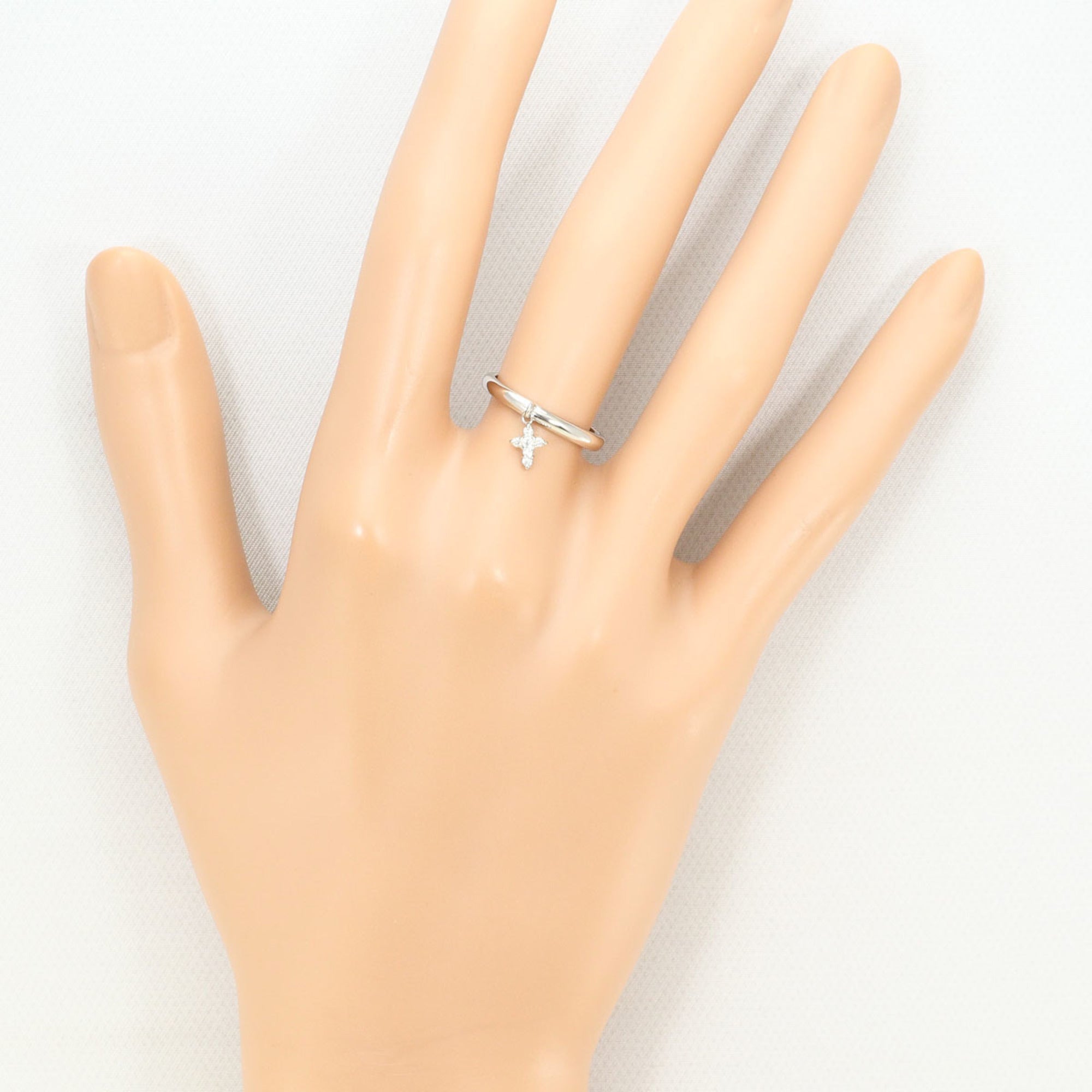 Unbranded White Gold White Gold (18K) Band Ring (Pre-Owned)