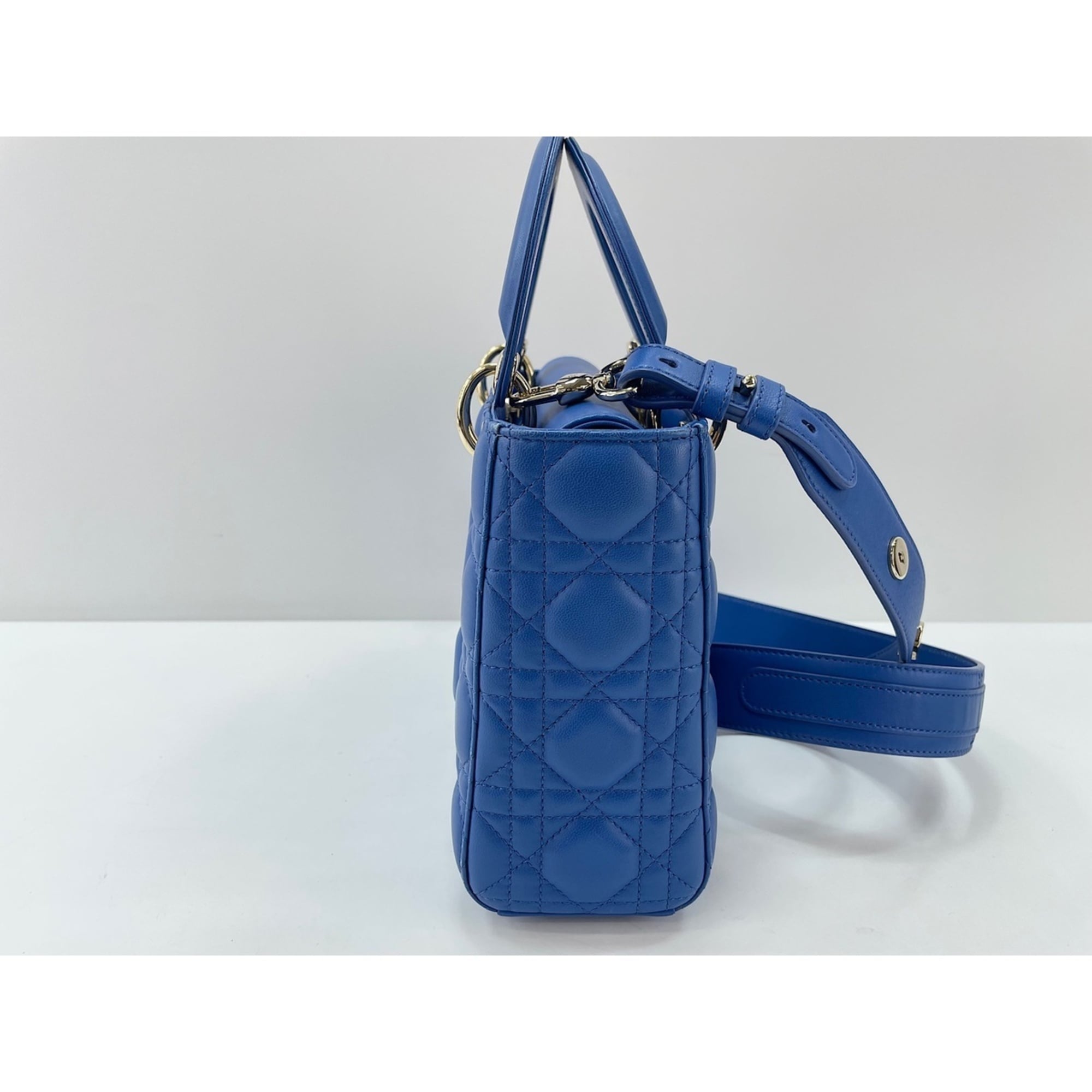 Christian Dior Blue Leather Handbag (Pre-Owned)