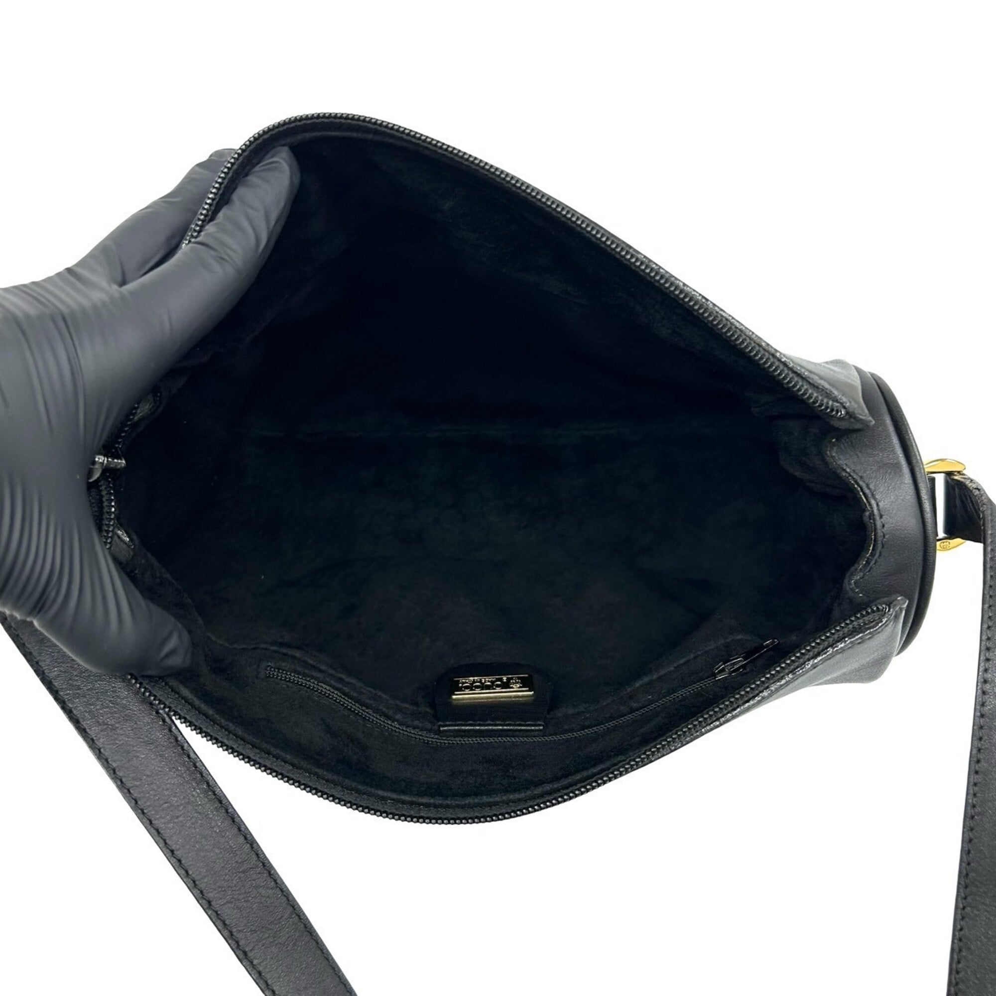 Gucci Black Leather Pochette Shoulder Bag (Pre-Owned)
