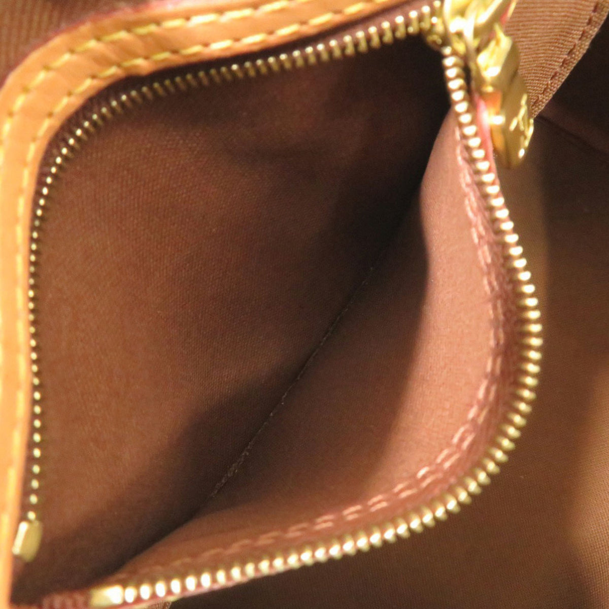 Louis Vuitton Brown Monogram Monogram Handbag (Pre-Owned)