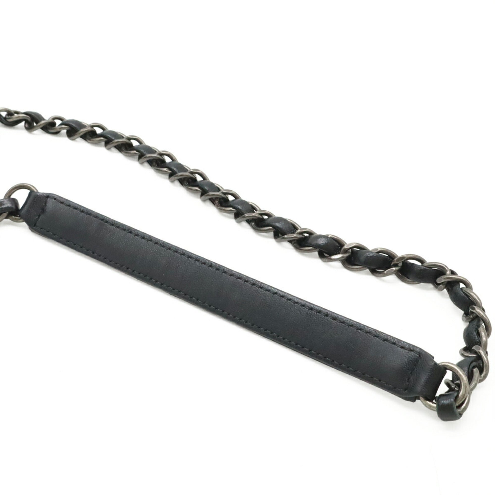 Chanel Black Leather Pochette Shoulder Bag (Pre-Owned)