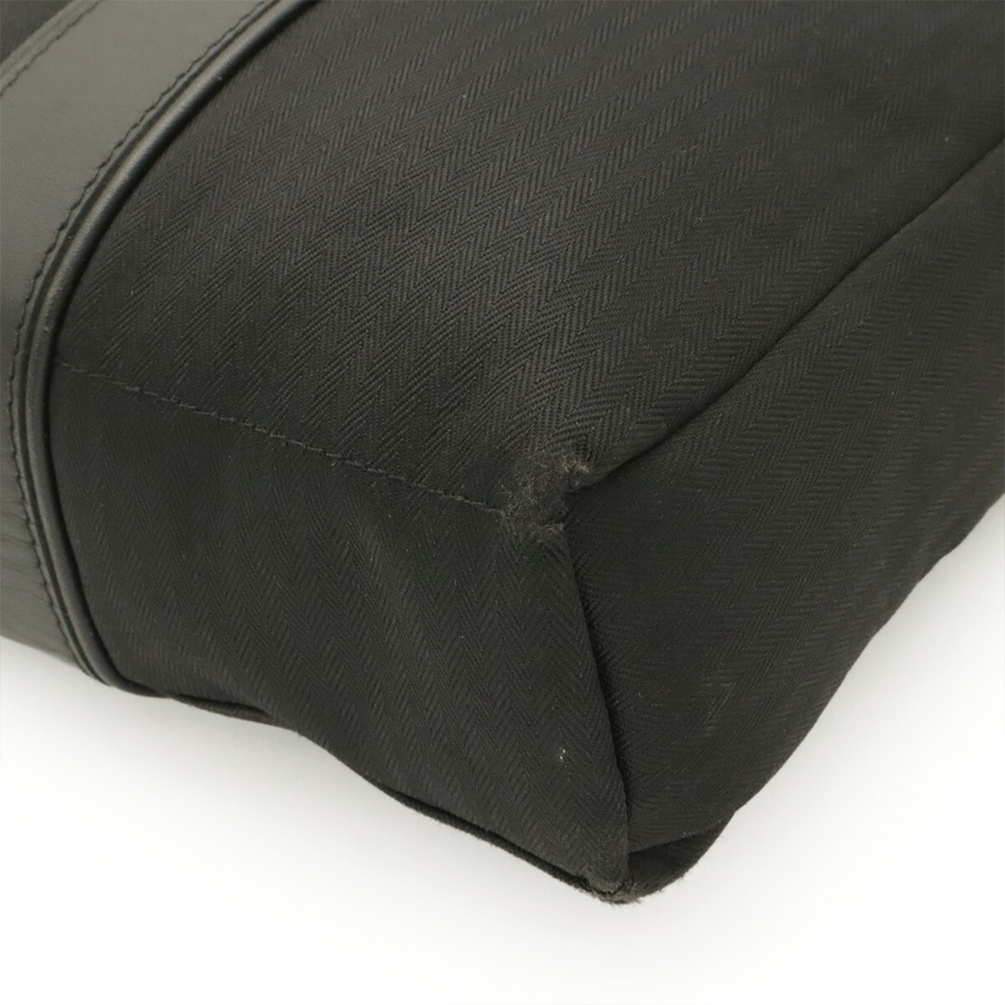 Hermes Black Toile Chevron Leather Pochette Shoulder Bag (Pre-Owned)