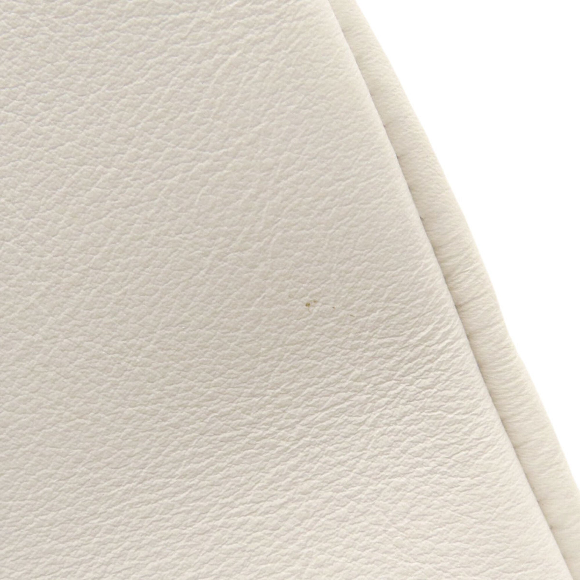 Tod's White Leather Handbag (Pre-Owned)