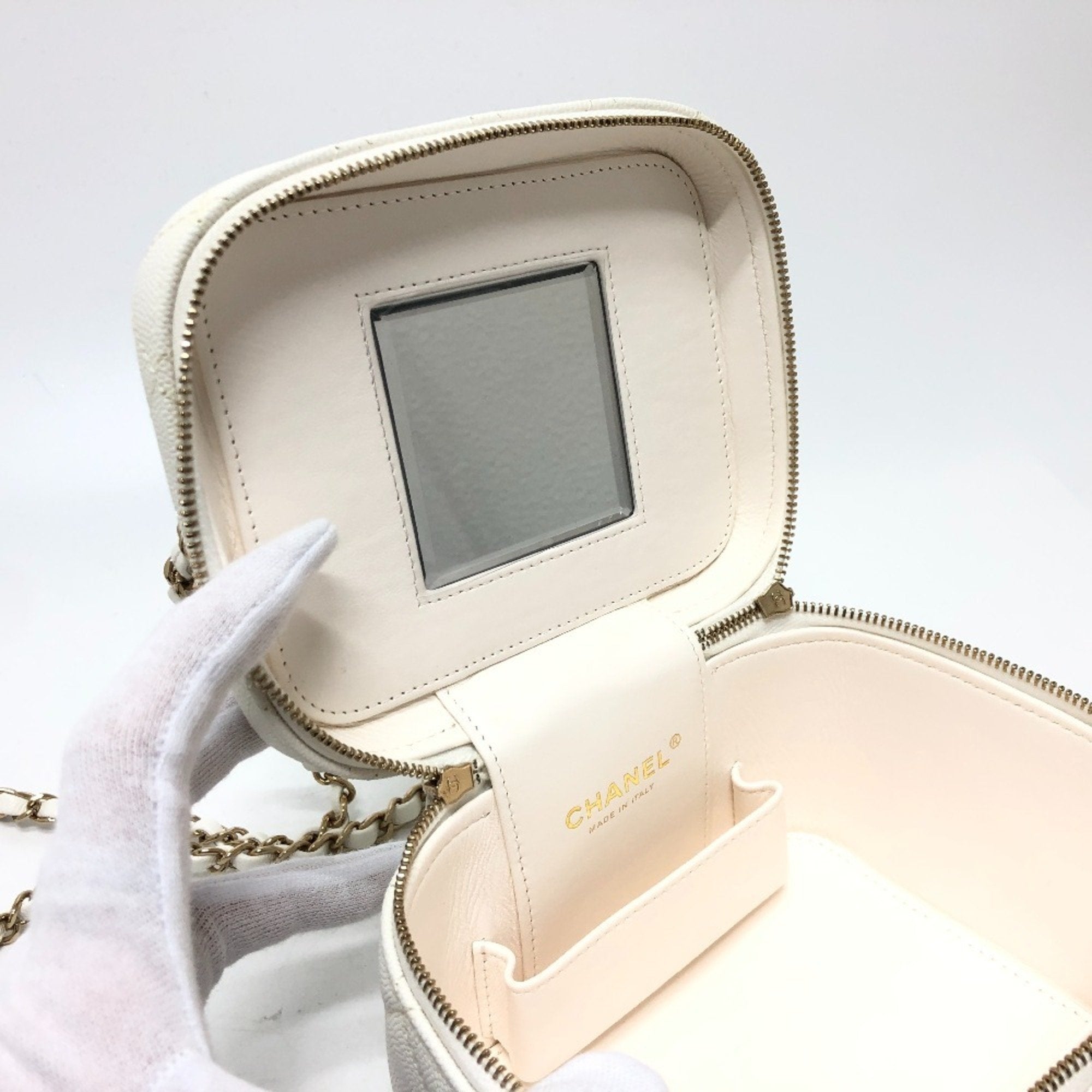 Chanel Caviar Skin White Caviar Leather Handbag Shoulder Bag Vanity Bag (Pre-Owned)