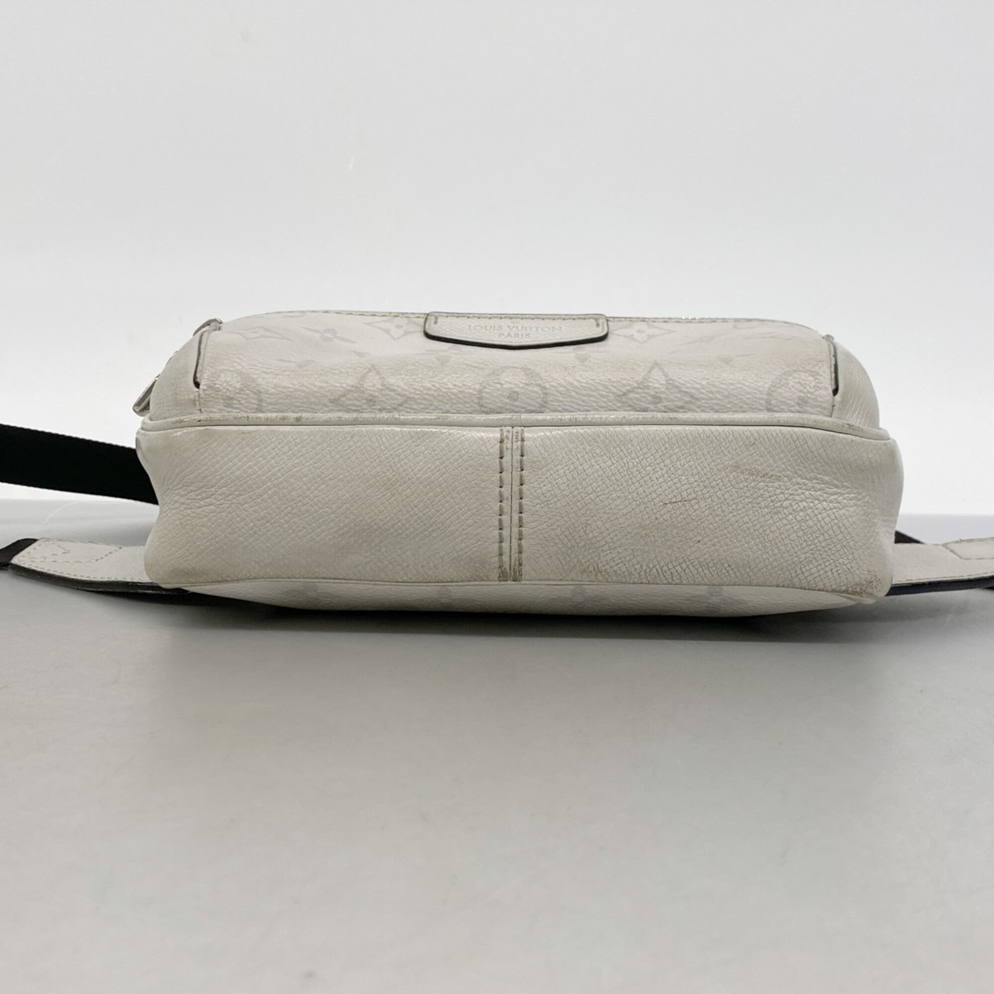 Louis Vuitton White Sling Bag (Pre-Owned)