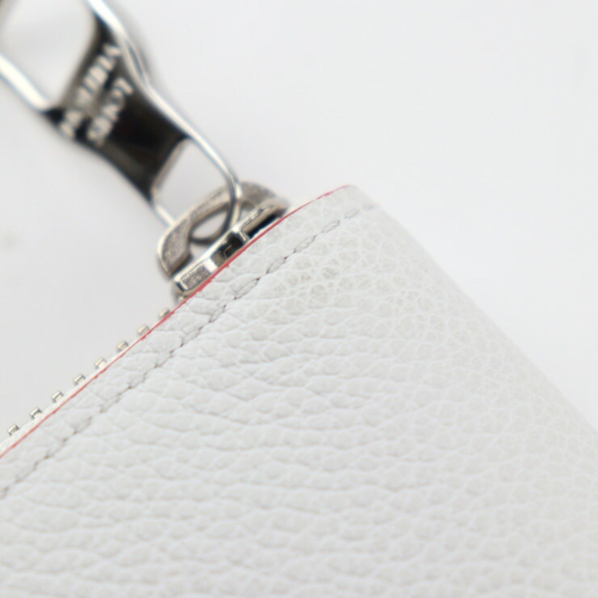 Louis Vuitton Blanc Multi-Color White Leather Wallet (Bi-Fold) (Pre-Owned)