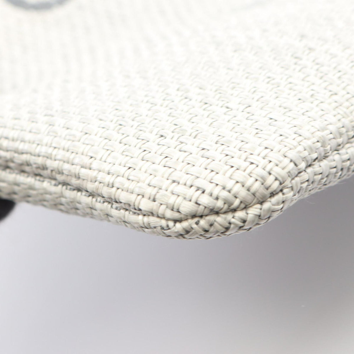 Chanel Gray Straw Clutch Bag Handbag (Pre-Owned)