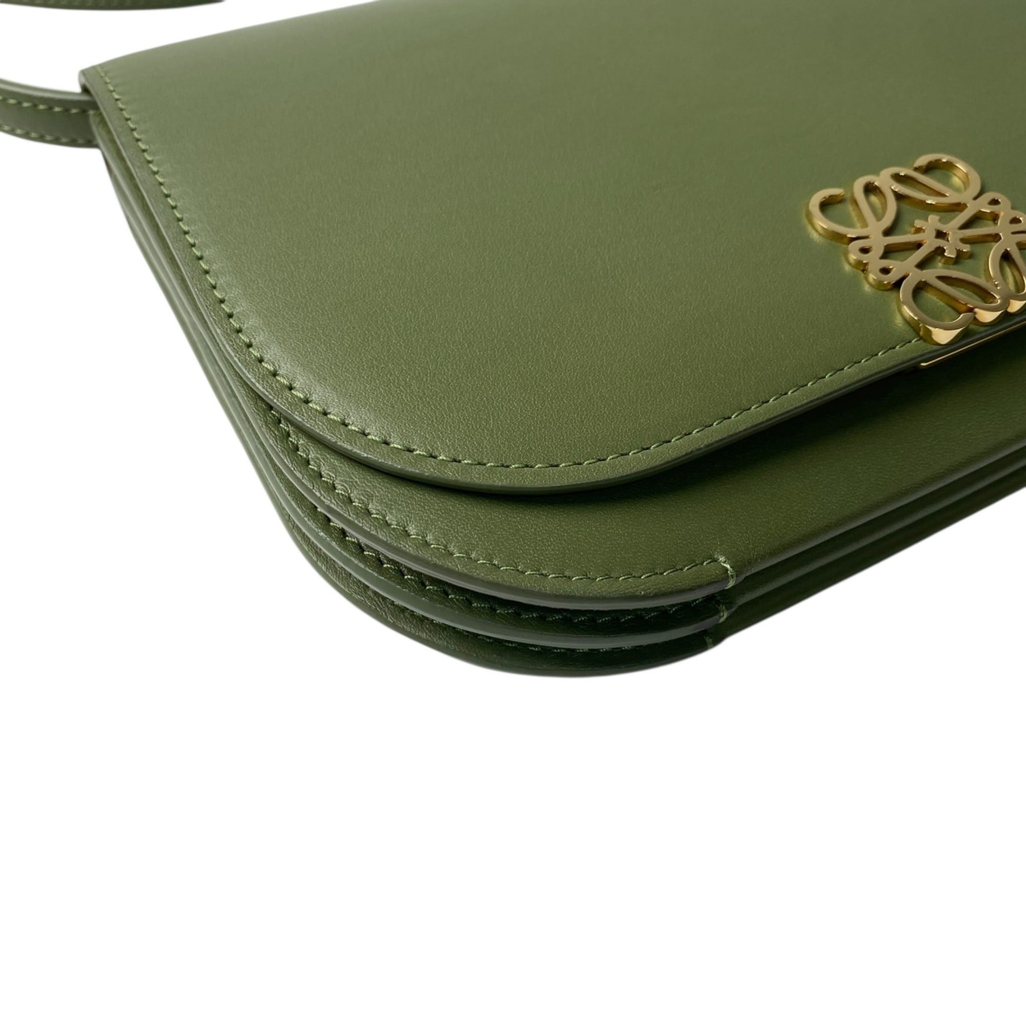 Loewe Green Leather Shoulder Bag Sling Bag (Pre-Owned)