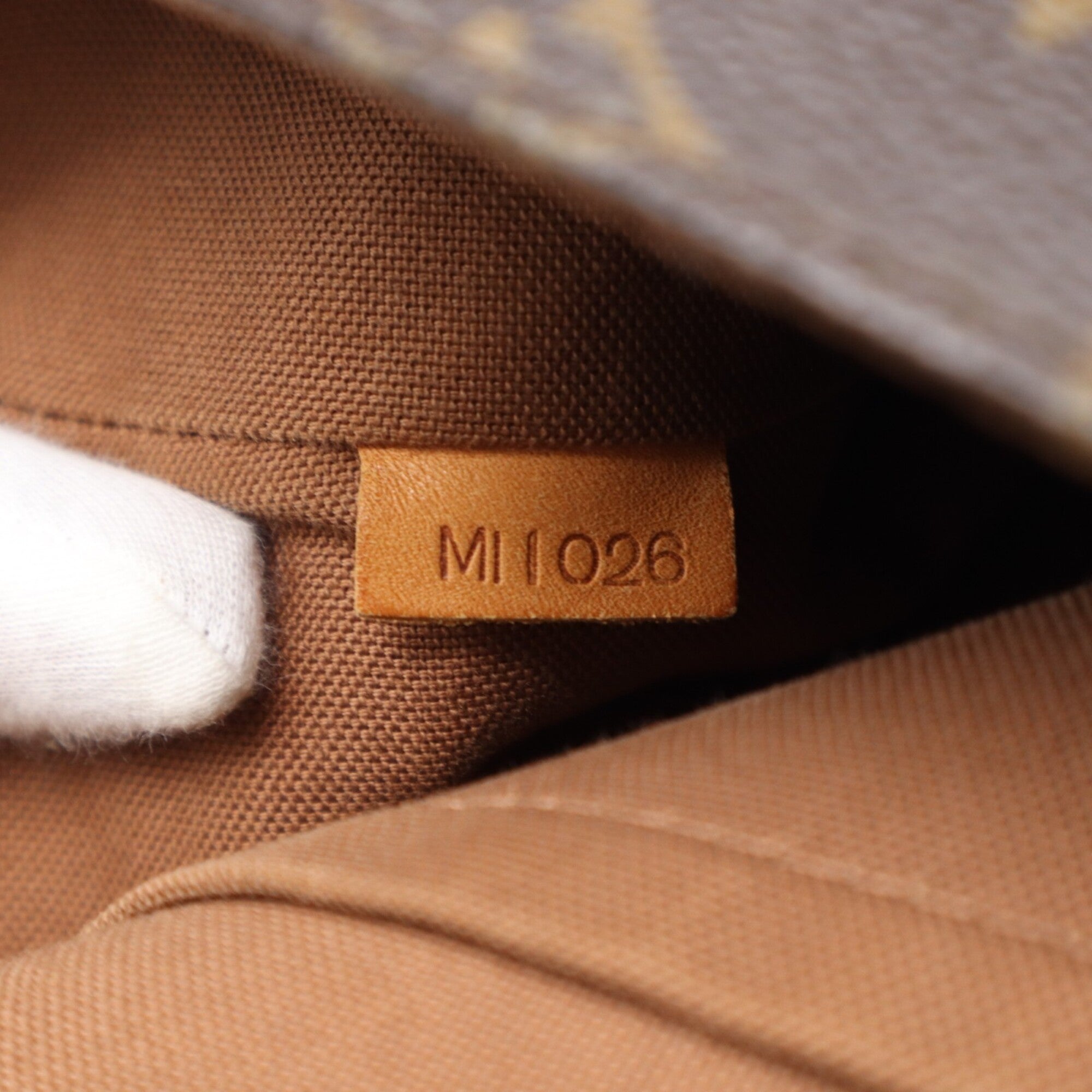 Louis Vuitton Beige Brown Monogram Shoulder Bag (Pre-Owned)