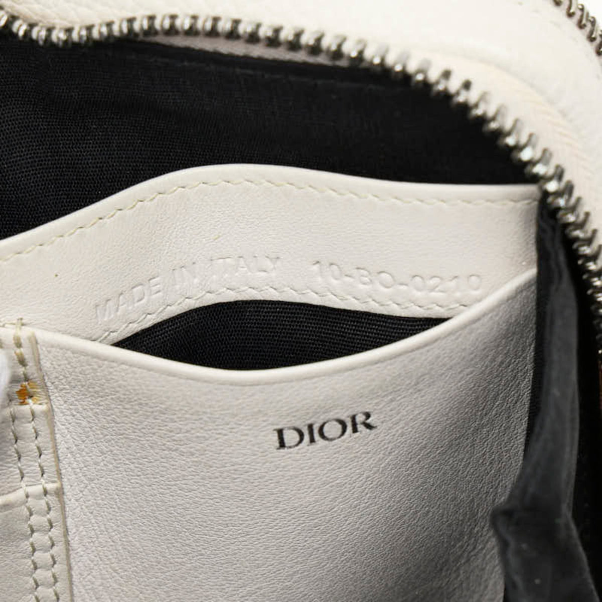 Christian Dior Ivory Leather Shoulder Bag (Pre-Owned)
