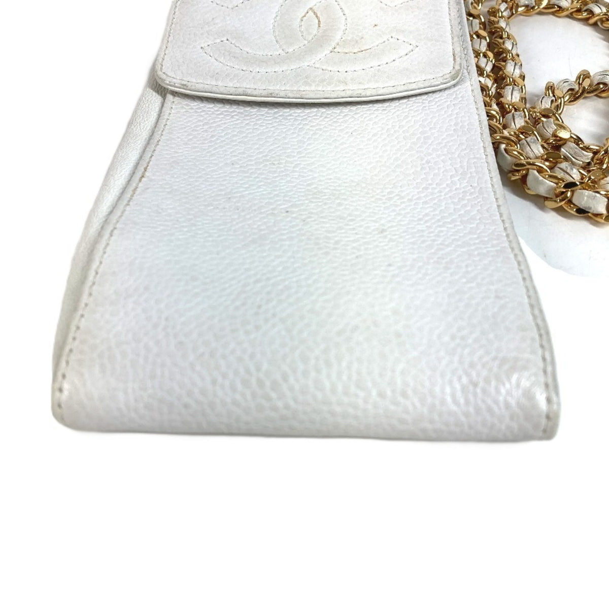 Chanel White Grained Calfskin Phone Wallet (Pre-Owned)