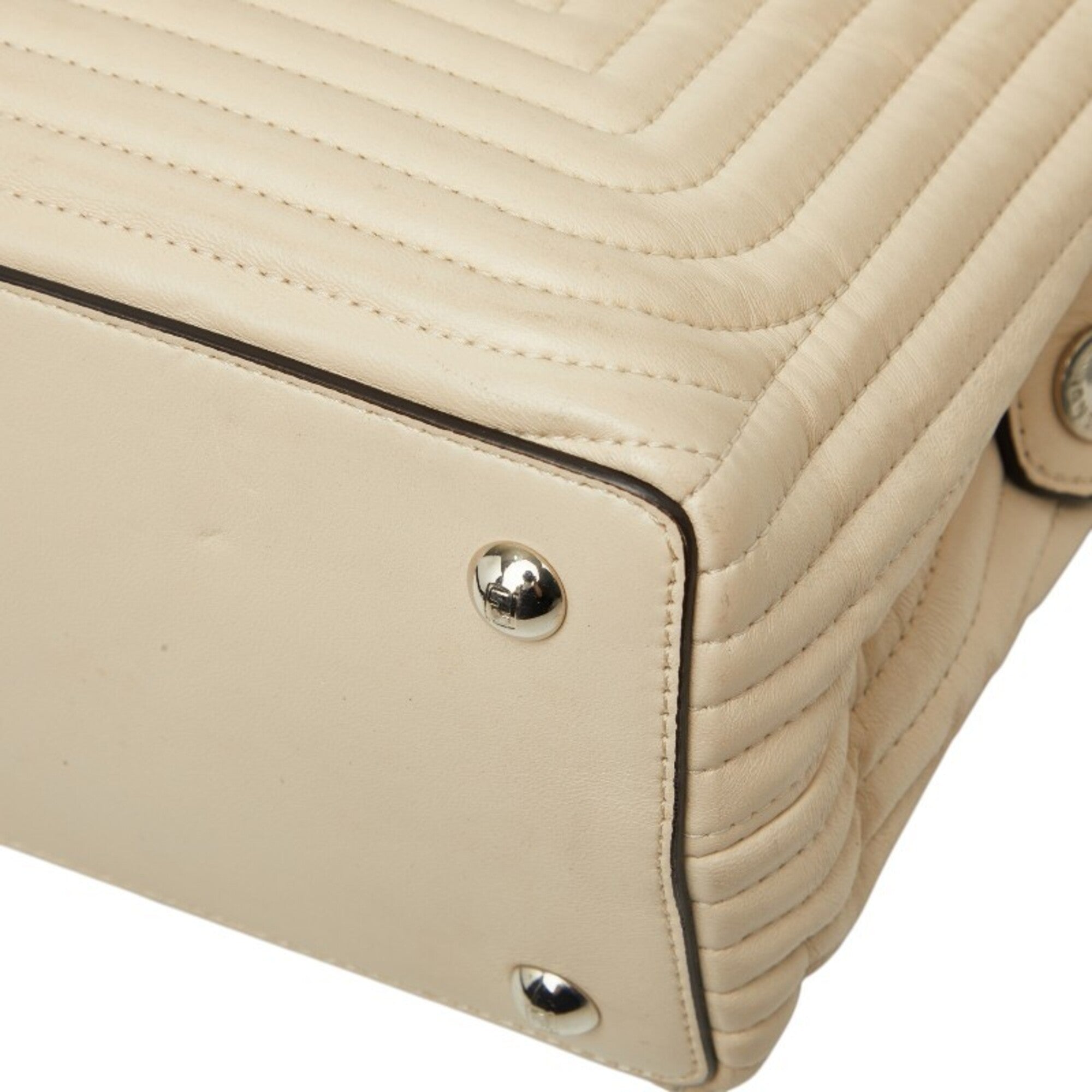 Fendi Ivory Leather Shoulder Bag (Pre-Owned)