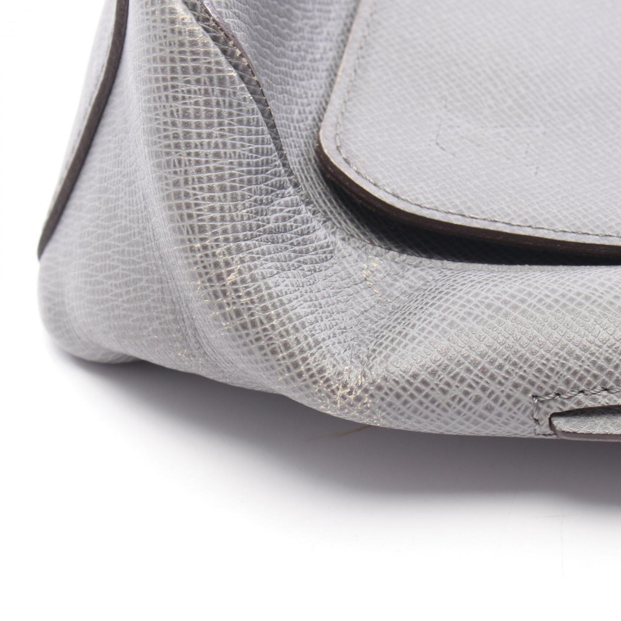 Louis Vuitton Gray Taiga Leather Handbag Shoulder Bag (Pre-Owned)