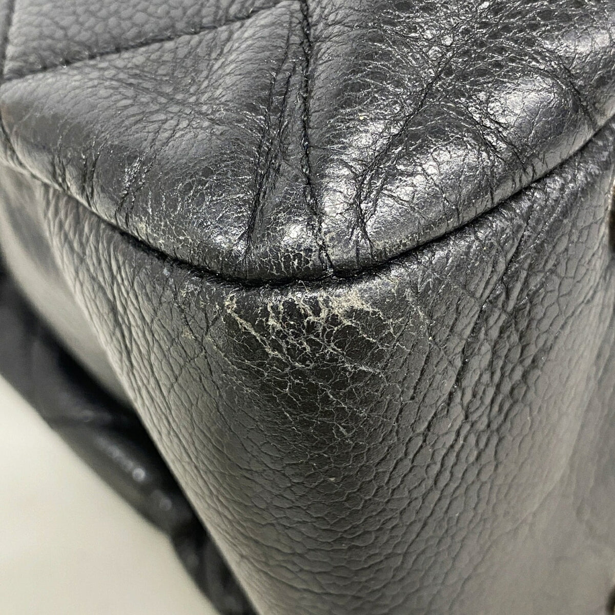 Chanel Black Grained Calfskin Shoulder Bag (Pre-Owned)