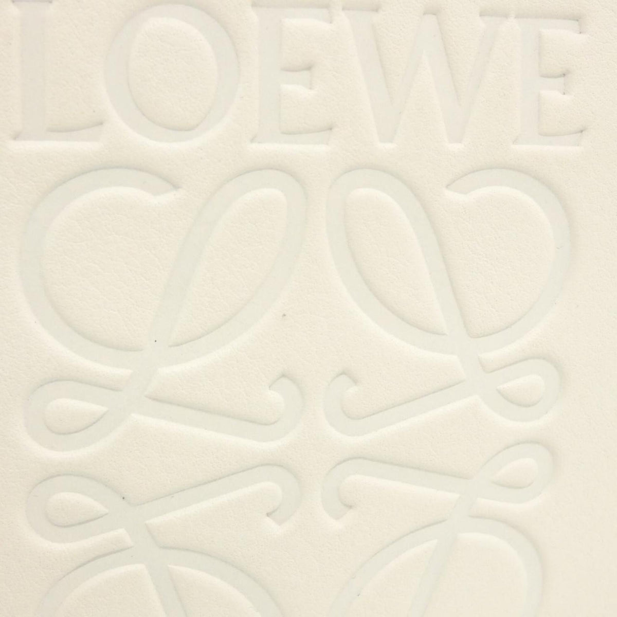 Loewe Beige White Leather Handbag (Pre-Owned)