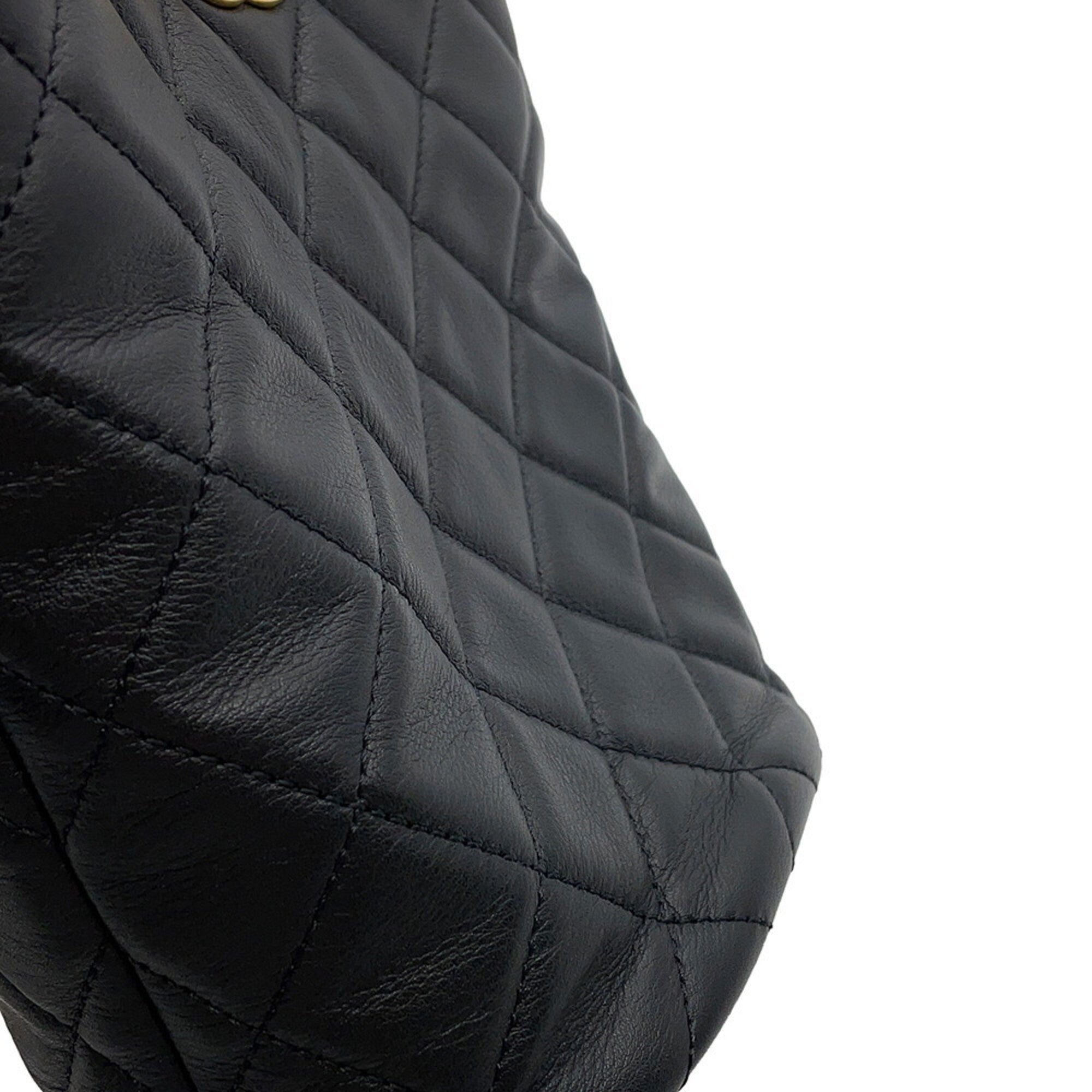 Chanel Black Leather Shoulder Bag (Pre-Owned)