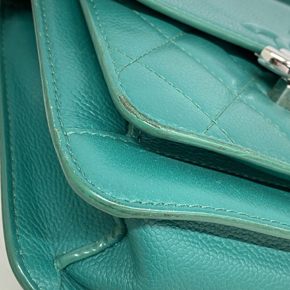 Chanel Green Grained Calfskin Shoulder Bag (Pre-Owned)