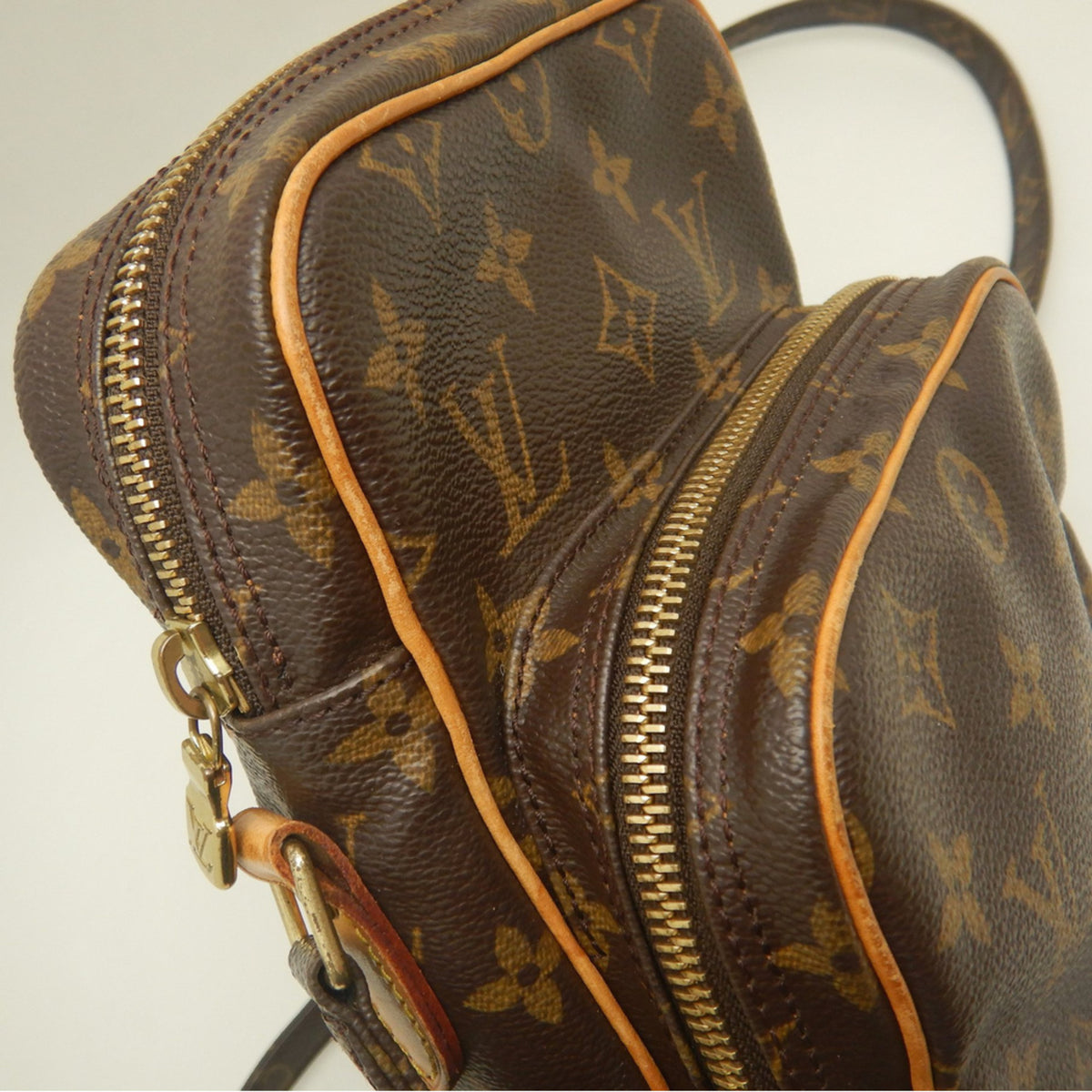 Louis Vuitton Brown Monogram Canvas Shoulder Bag (Pre-Owned)