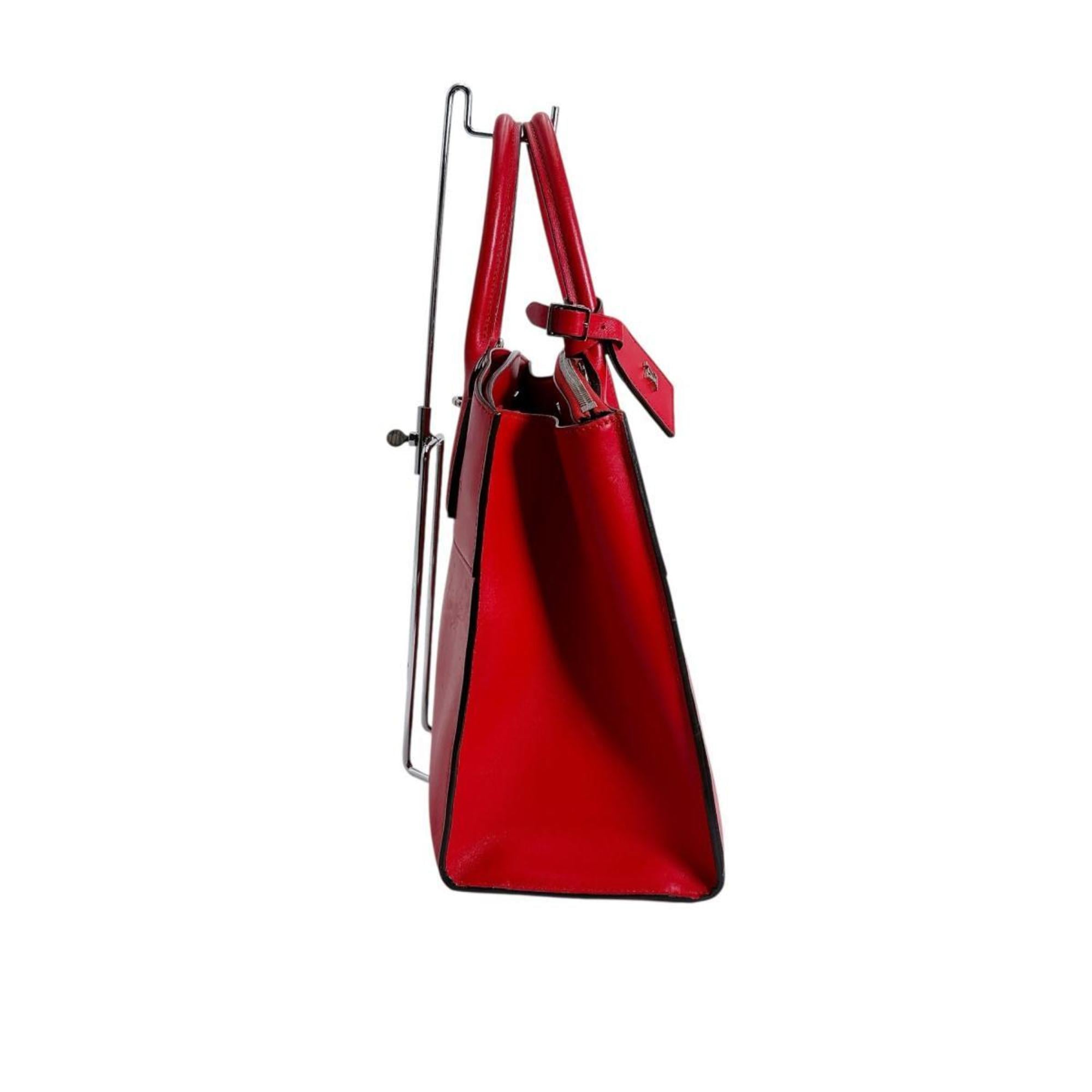 Louis Vuitton Red Color Leather Handbag (Pre-Owned)