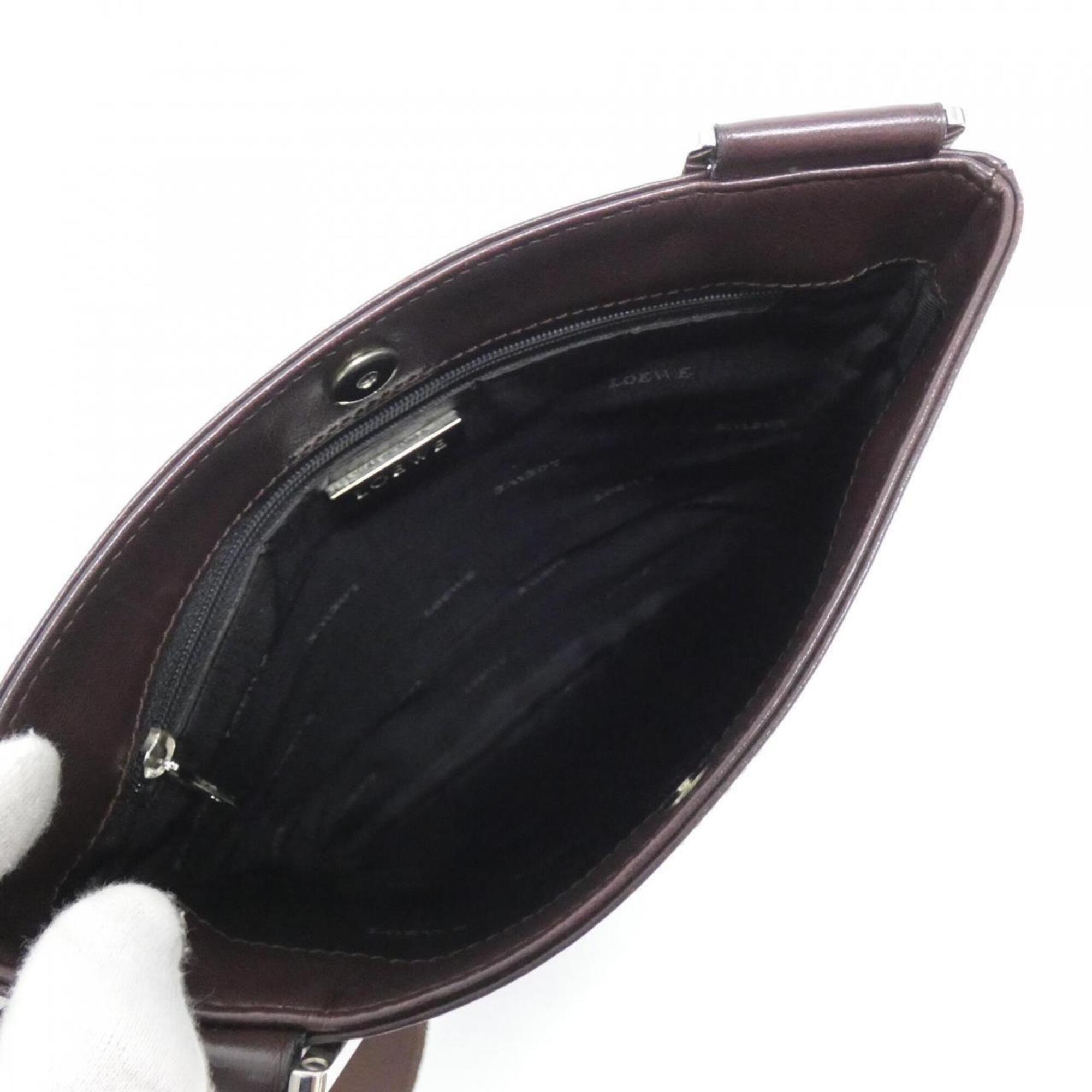 Loewe Brown Shoulder Bag (Pre-Owned)