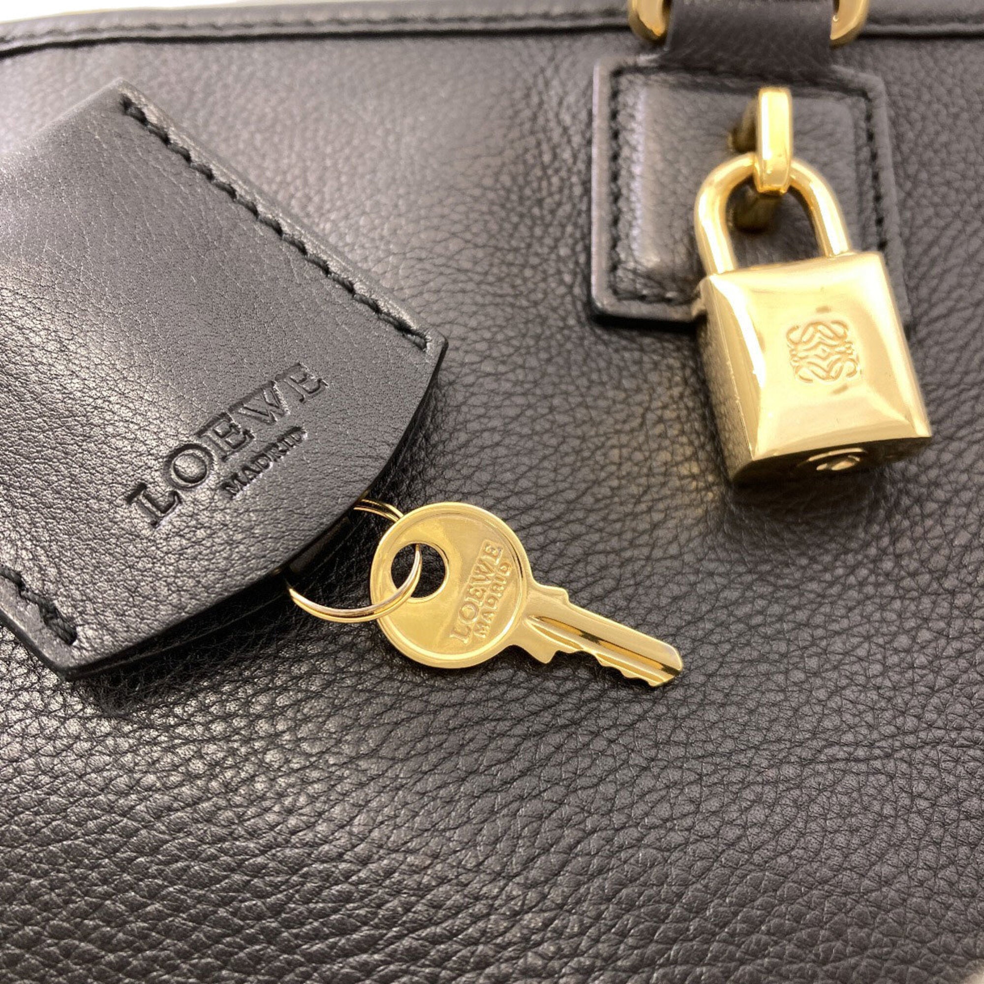 Loewe Amazona Black Leather Handbag (Pre-Owned)