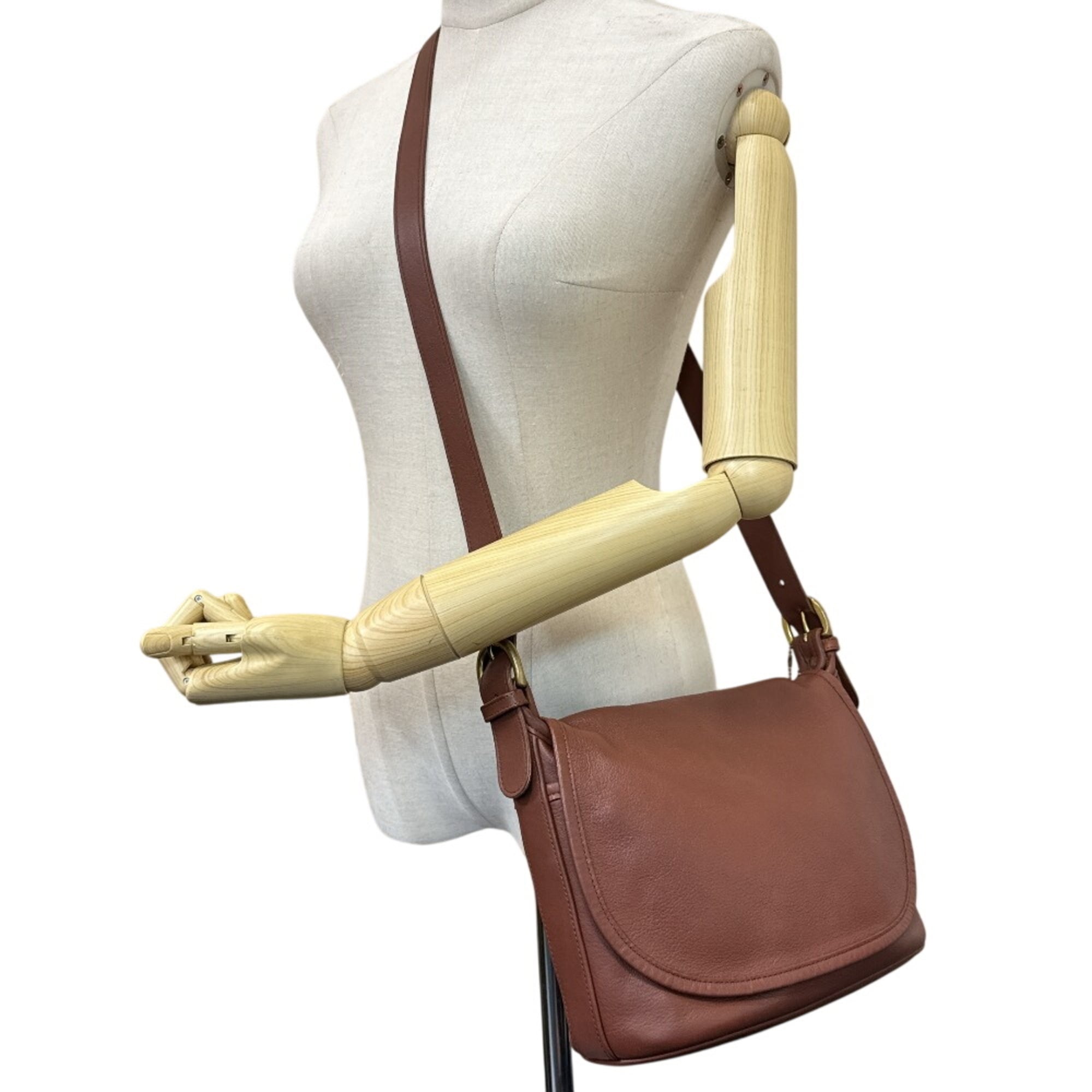 Coach Brown Leather Shoulder Bag (Pre-Owned)