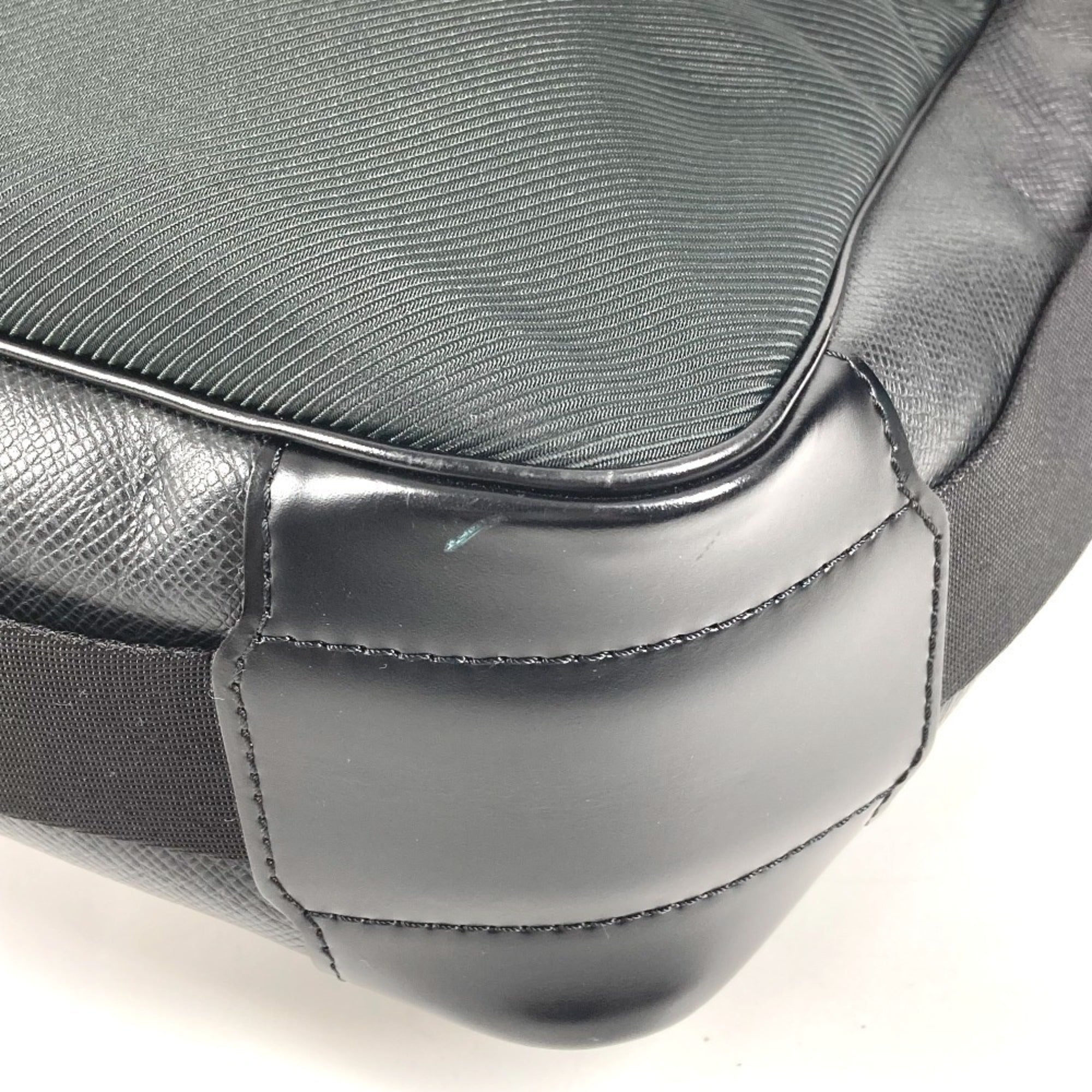 Louis Vuitton Ardoise Black Khaki Taiga Leather Nylon Leather Messenger Bag Shoulder Bag (Pre-Owned)