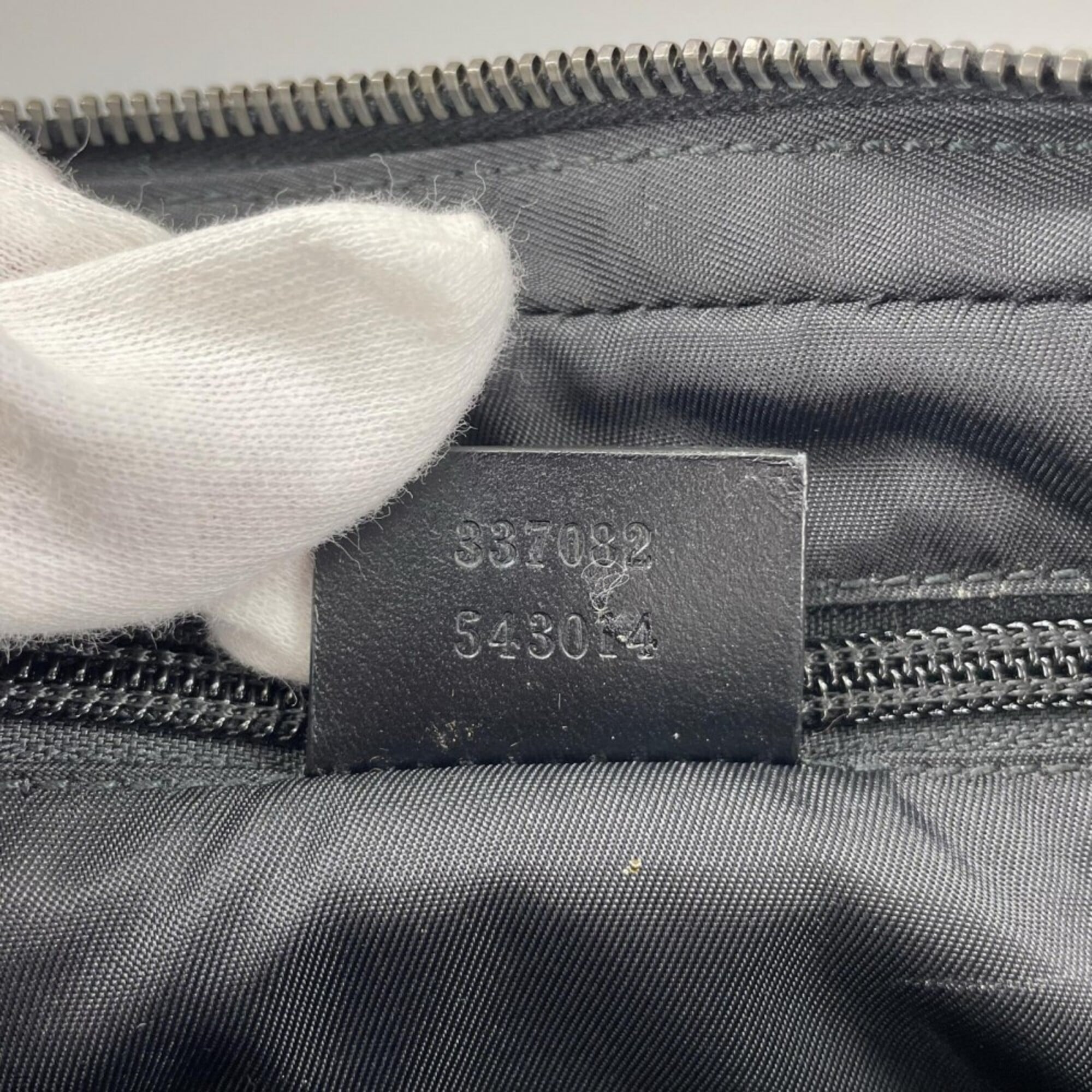 Gucci Black White Gg Supreme Clutch Bag (Pre-Owned)