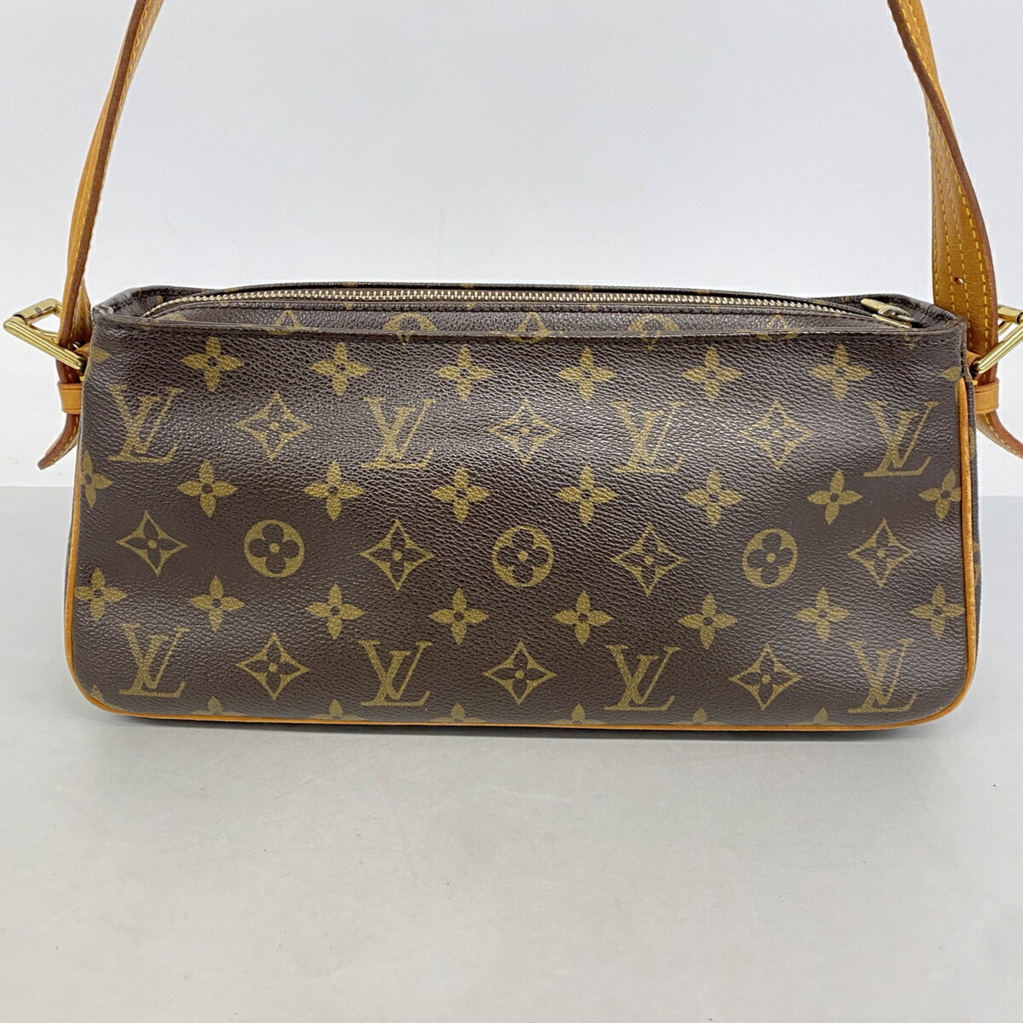 Louis Vuitton Brown Shoulder Bag (Pre-Owned)