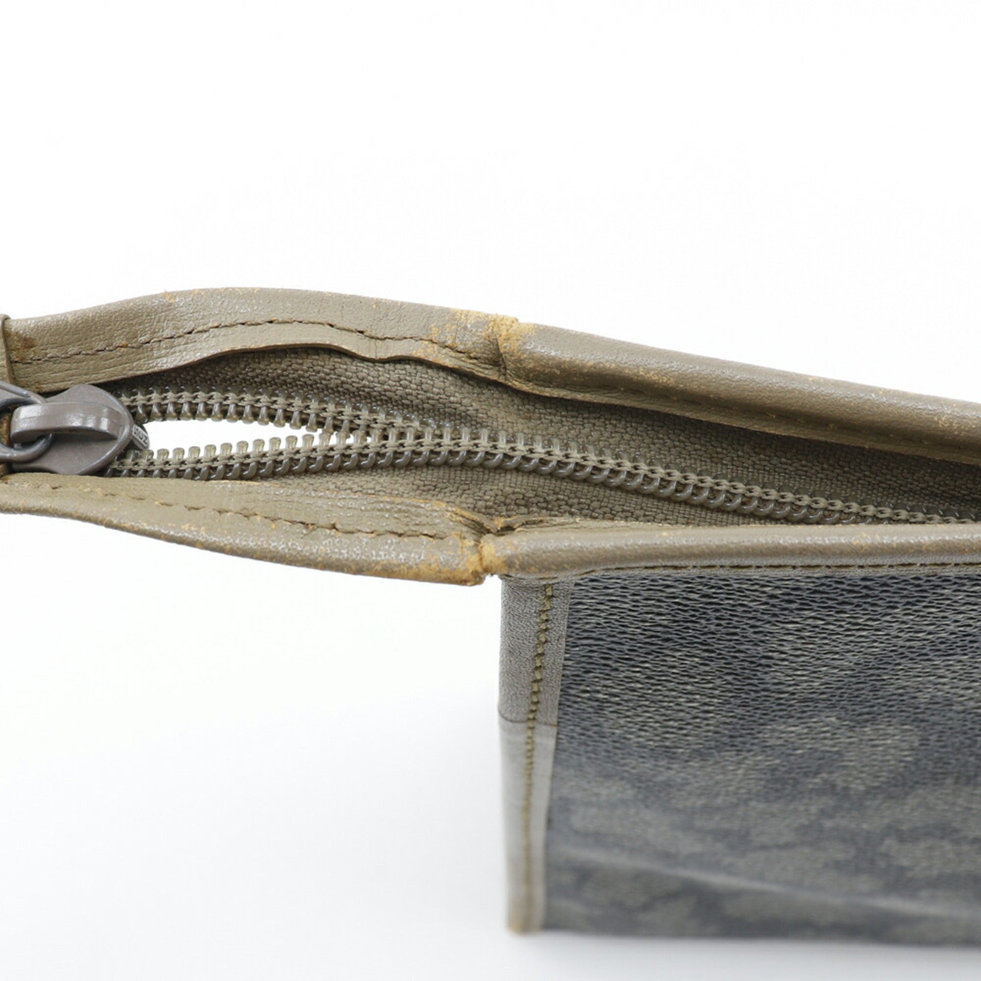 Yves Saint Laurent Leather Clutch Bag (Pre-Owned)
