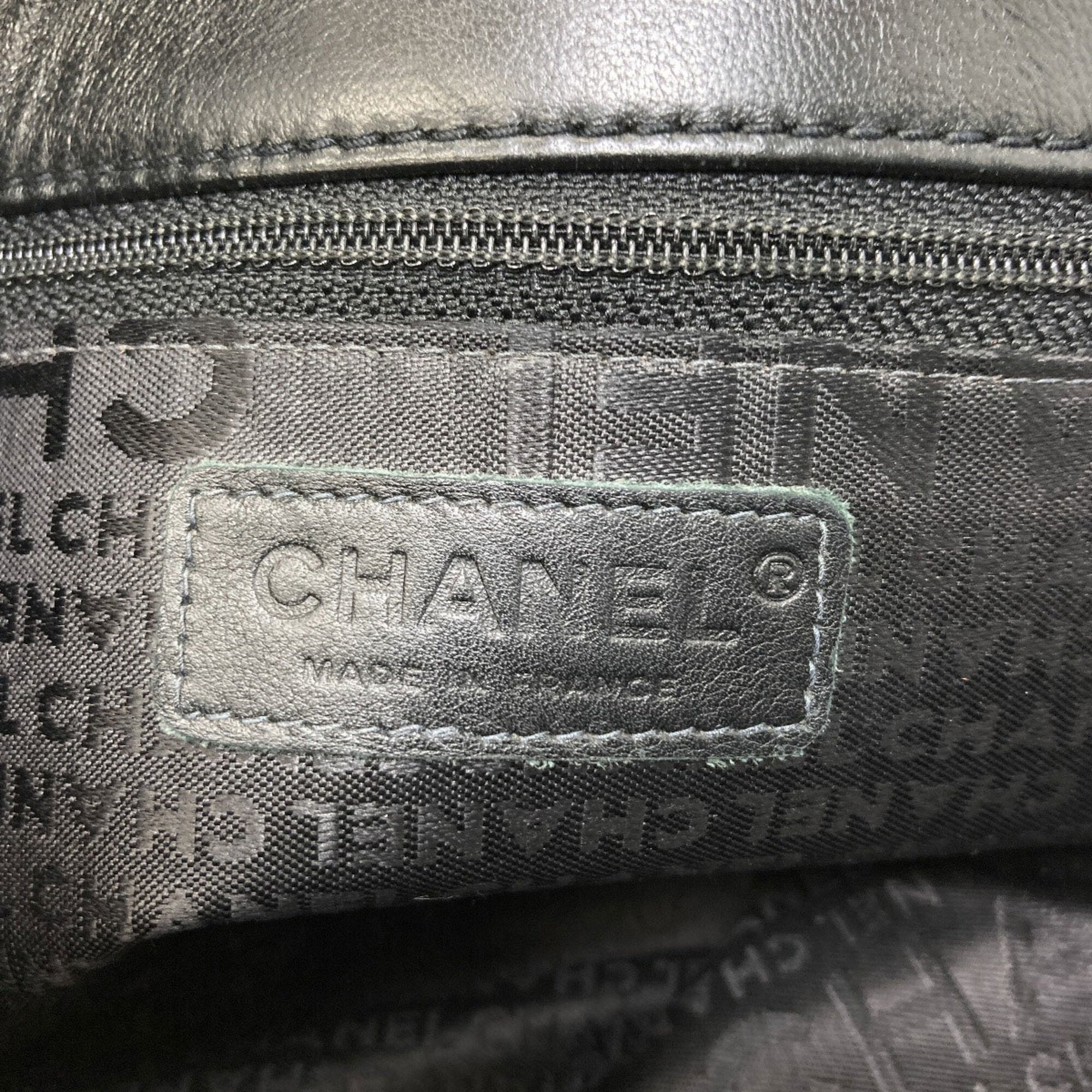 Chanel Matelasse Black Nylon Leather Shoulder Bag (Pre-Owned)