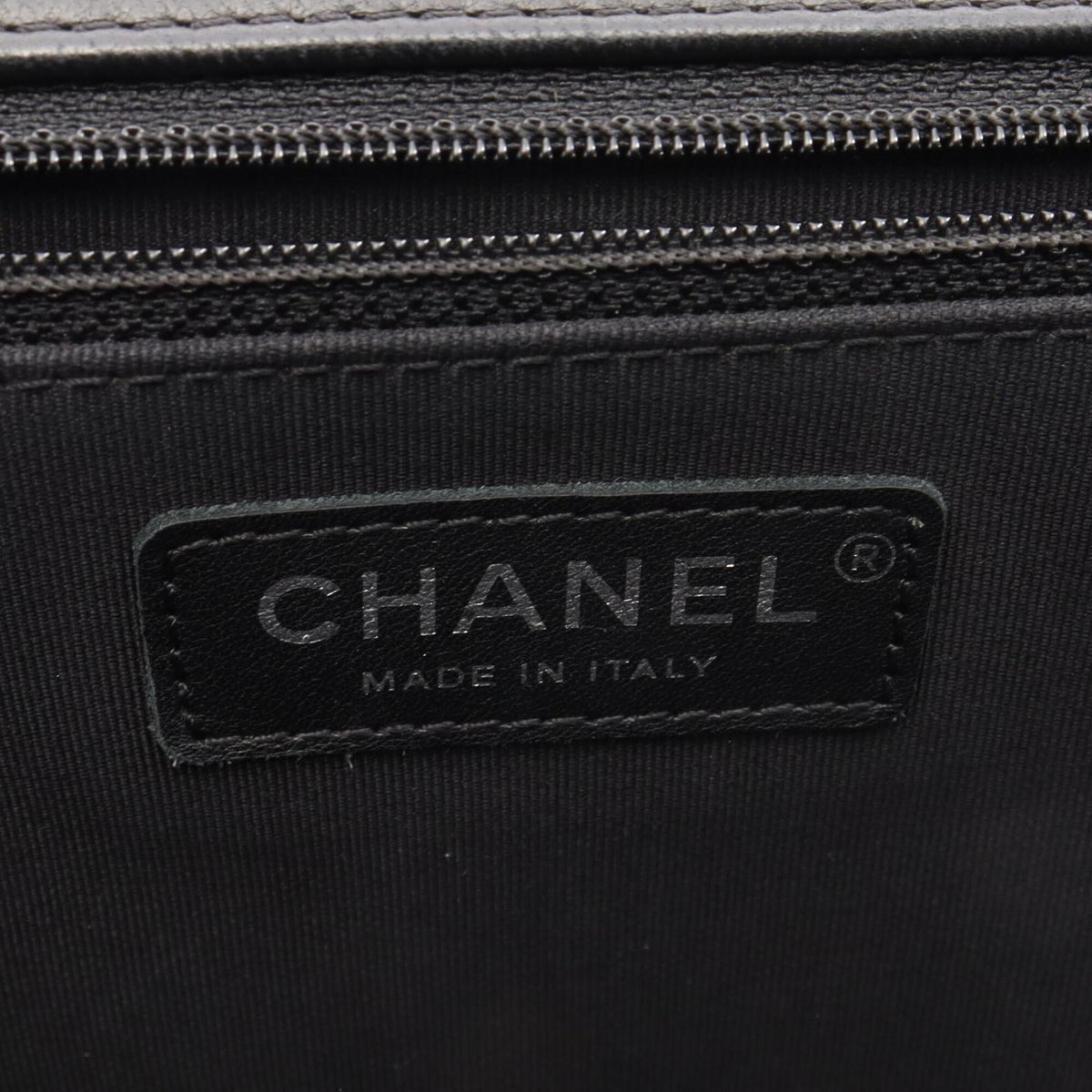 Chanel Black Leather Handbag Shoulder Bag (Pre-Owned)