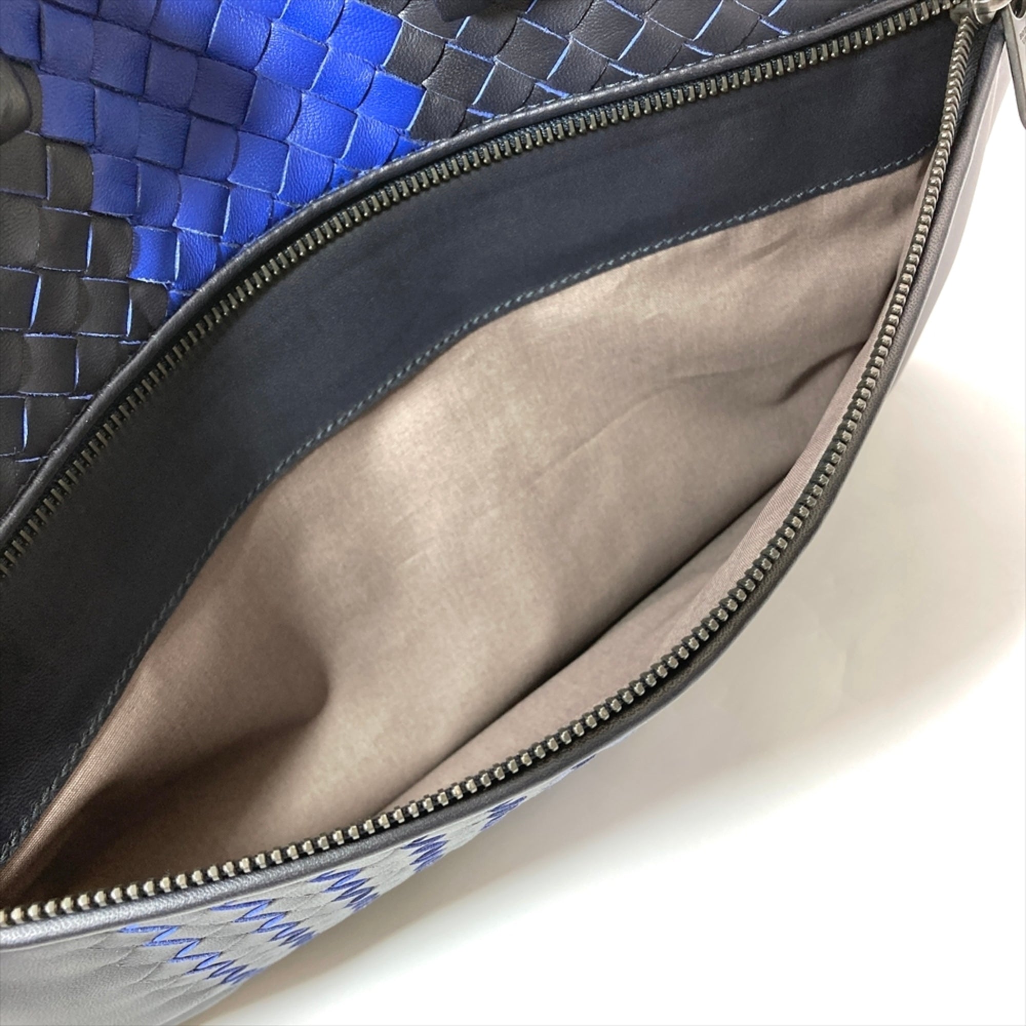 Bottega Veneta Intrecciato Navy Leather Briefcase (Pre-Owned)