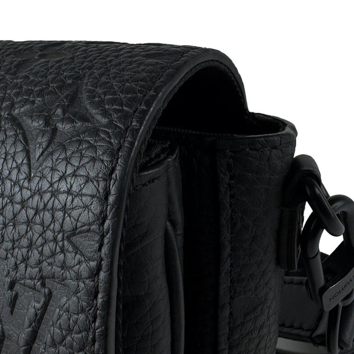 Louis Vuitton Black Leather Shoulder Bag (Pre-Owned)