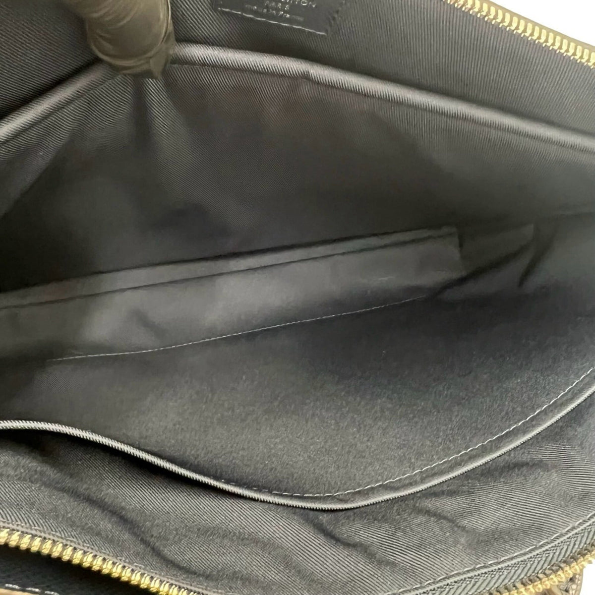 Louis Vuitton Navy Leather Briefcase Shoulder Bag (Pre-Owned)