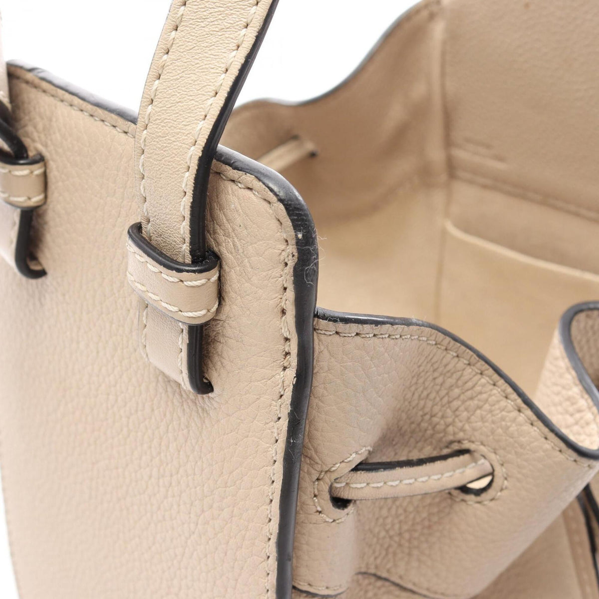 Loewe Beige Leather Handbag (Pre-Owned)