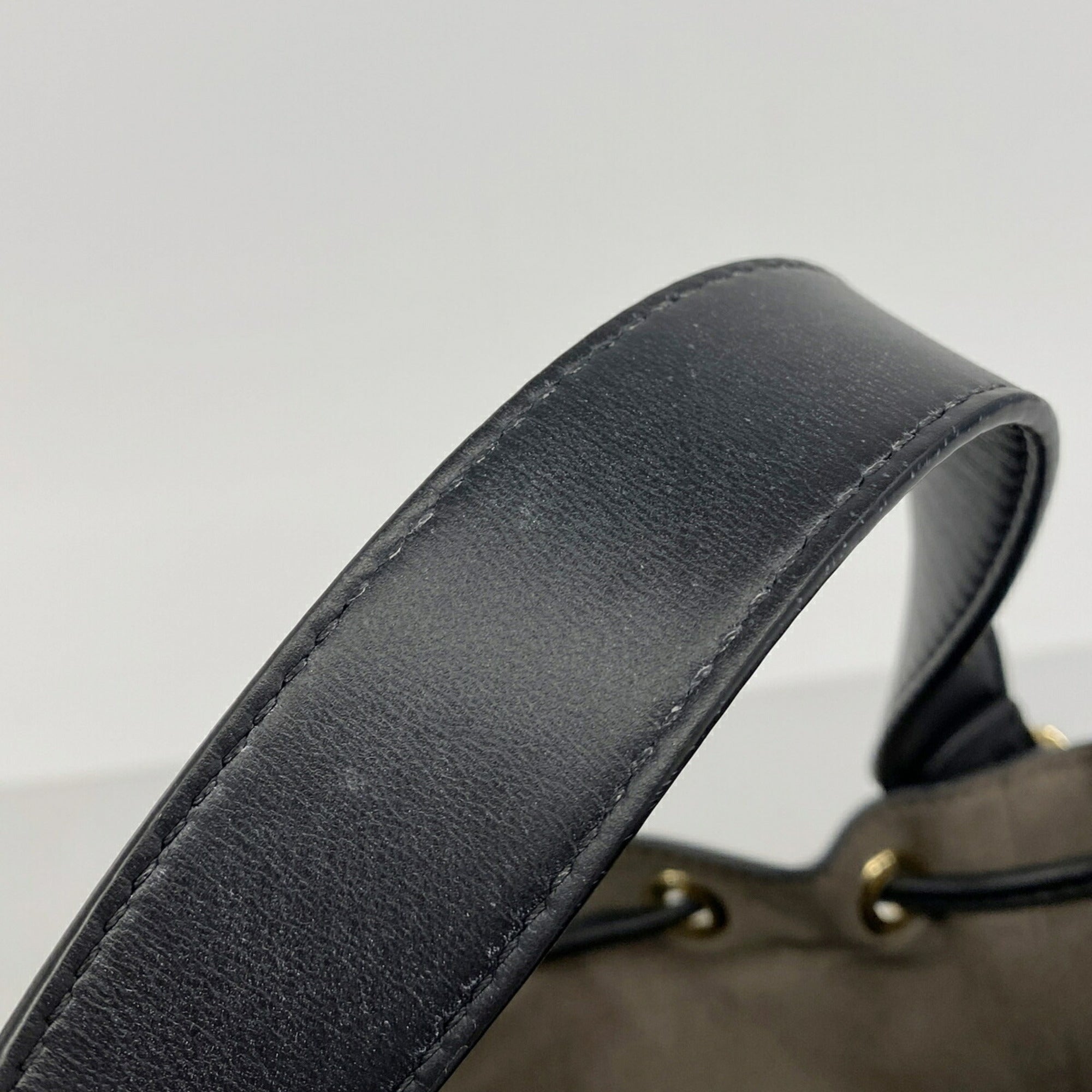 Fendi Black Leather Handbag (Pre-Owned)