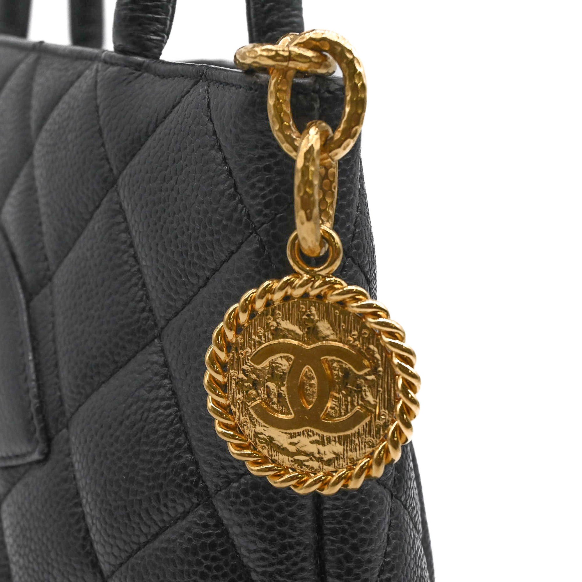 Chanel Black Grained Calfskin Handbag Tote Bag (Pre-Owned)